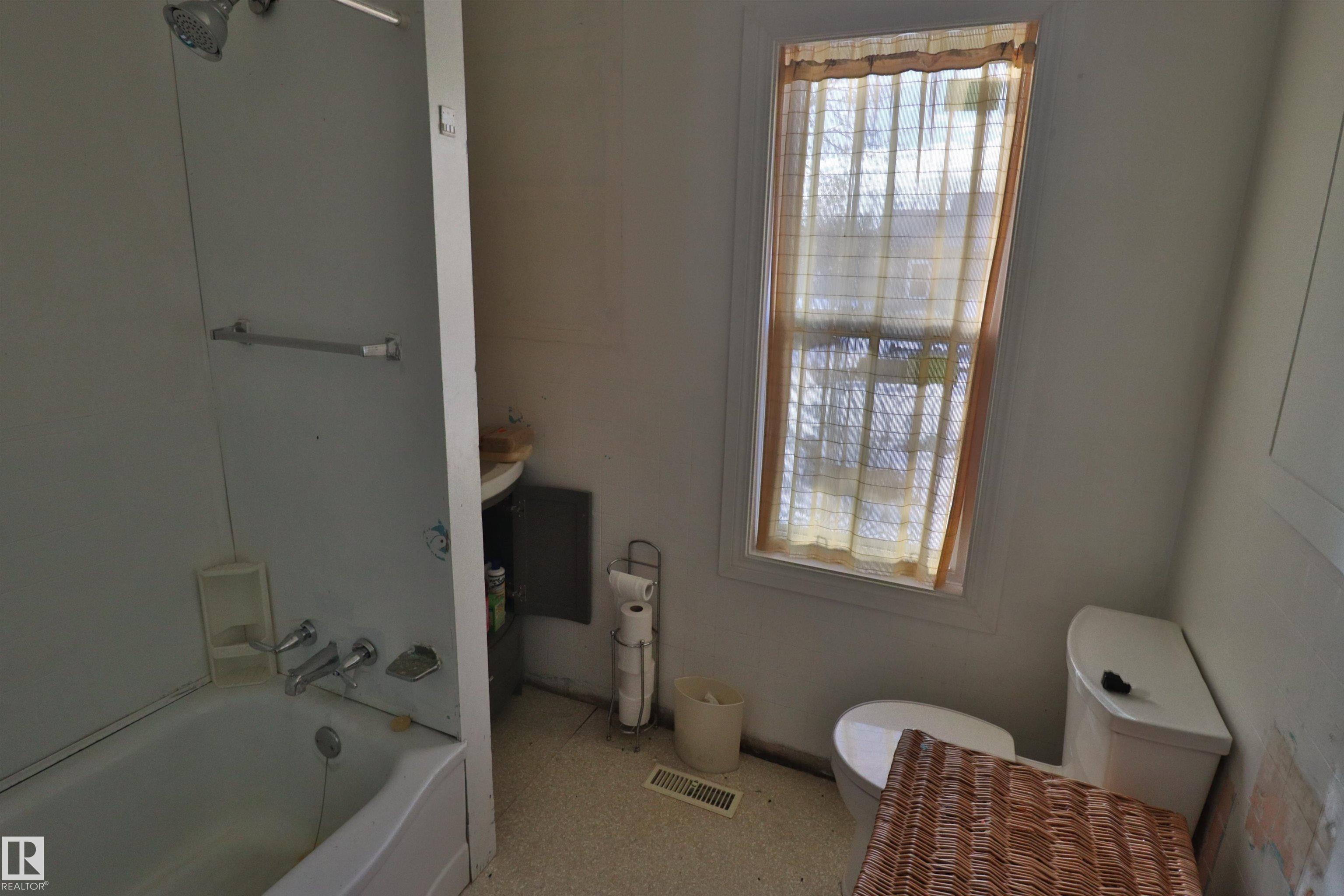 Photo 15 at 48575 Rr 22, None, Rural Leduc County