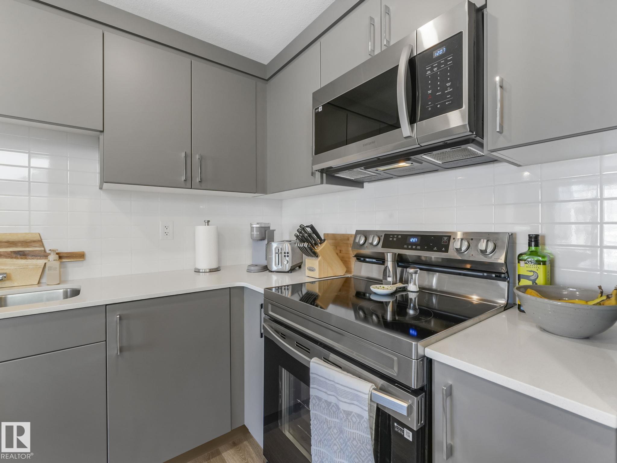 Photo 14 at 1044 Crestview Terrace, Hearthstone, Sherwood Park