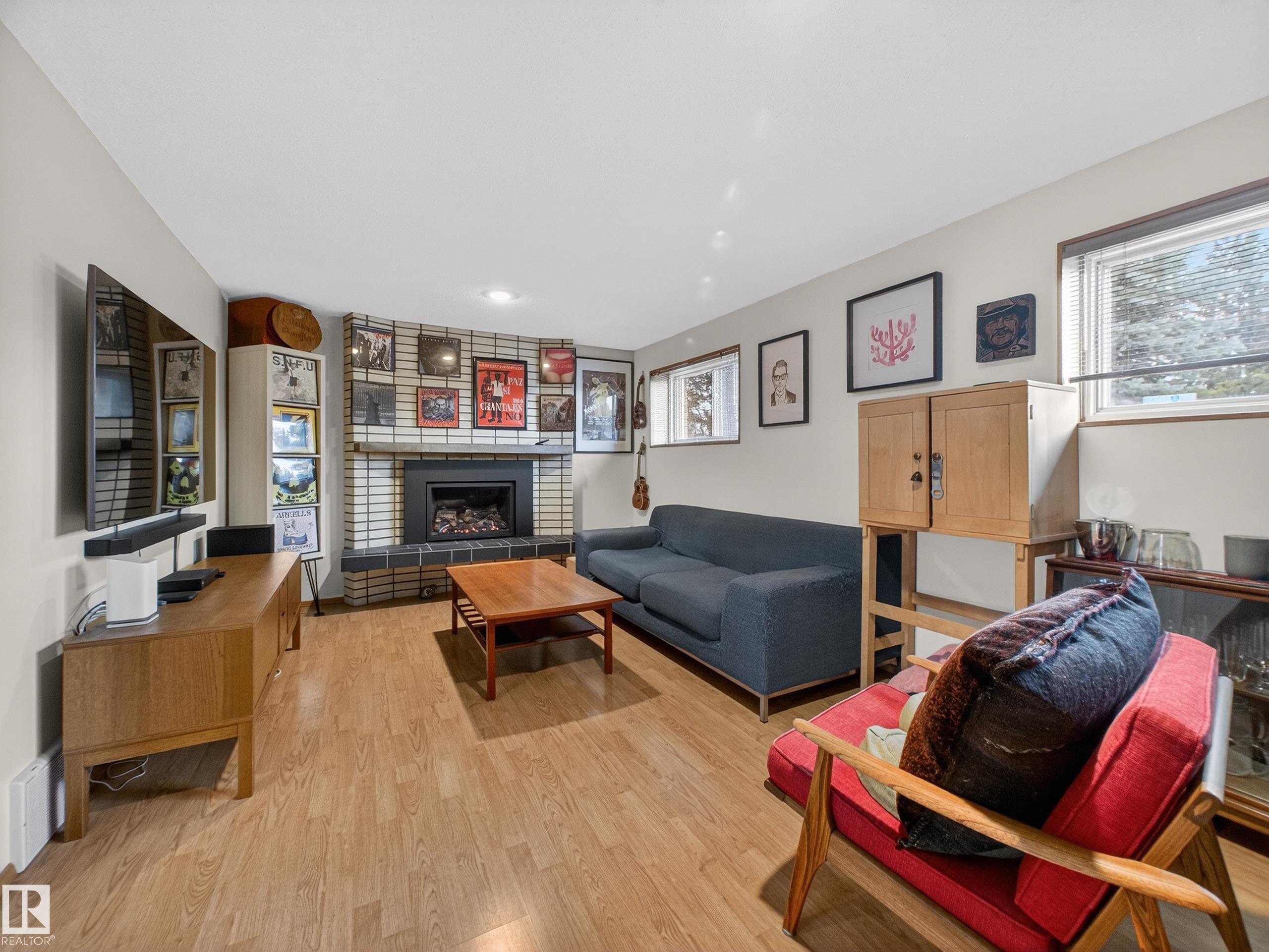 Picture for 11008 40 AV NW