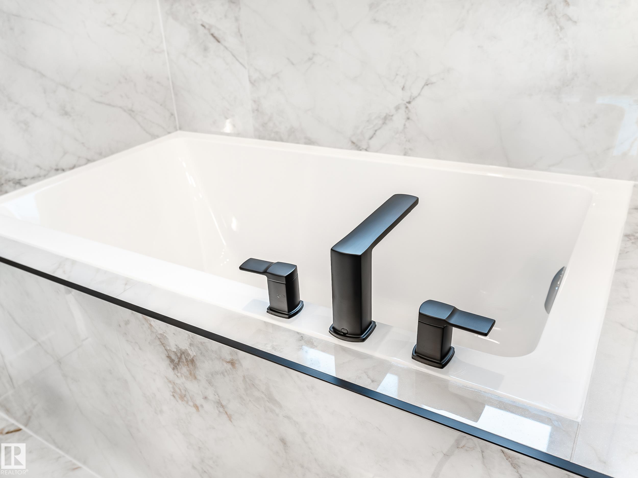 Photo 32 at 125 Lilac Close, Woodbend, Leduc