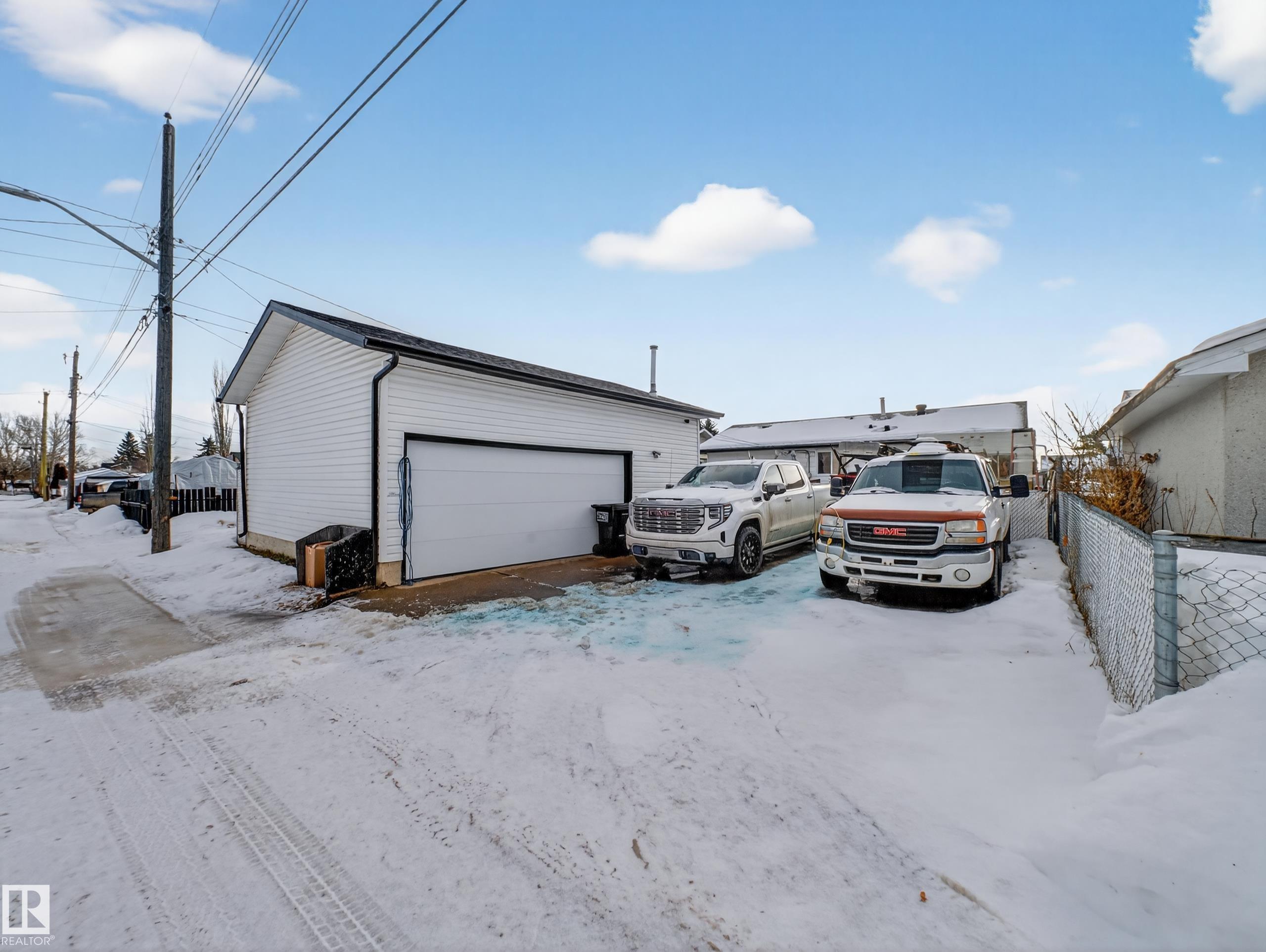 Picture for 16050 95 AV NW