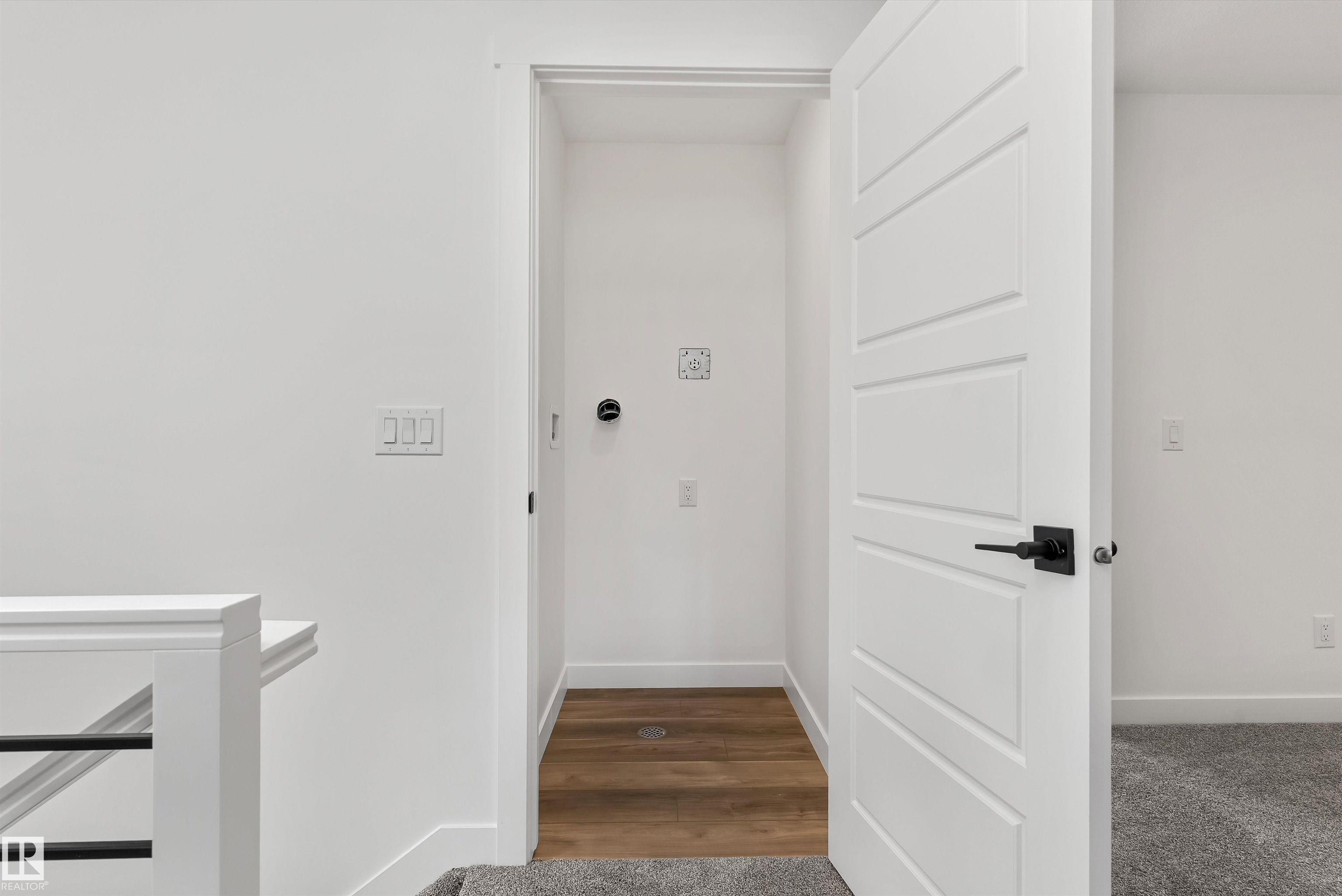 https://zimg.paragon.ice.com/ParagonImages/Property/PM/RAE/225385497/14/0/0/24a0b6b561deae94ec0fe3f4a054951a/1/766d53664af243e522b48a344698173e/225385497-a8a3be12-d6ae-4e3b-8873-813ea070f32d.JPG