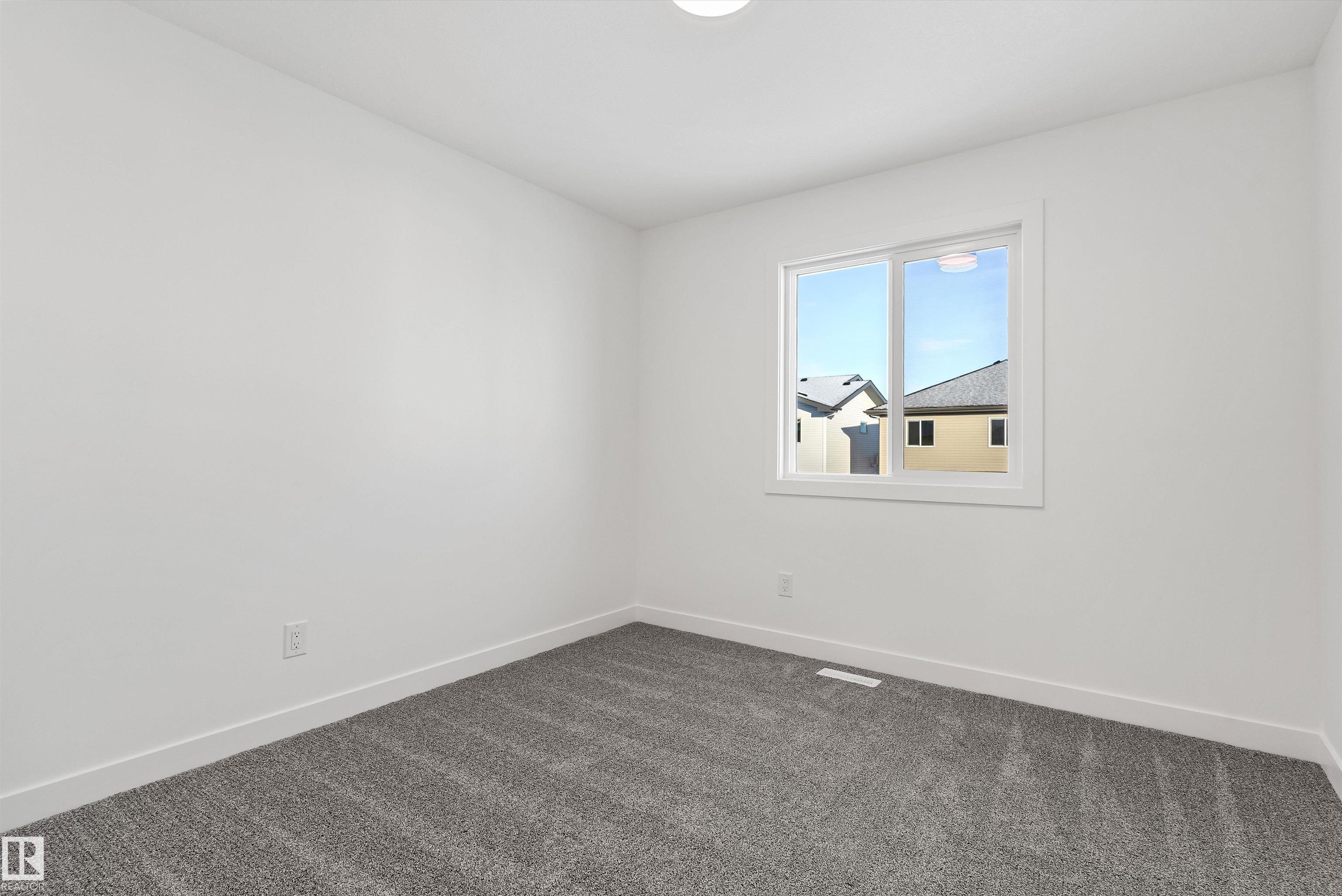 https://zimg.paragon.ice.com/ParagonImages/Property/PM/RAE/225385497/18/0/0/a29c865a2fa4e957d6696f7780c9c491/1/766d53664af243e522b48a344698173e/225385497-fb696717-d3be-41b6-8d70-b60a7edcc437.JPG