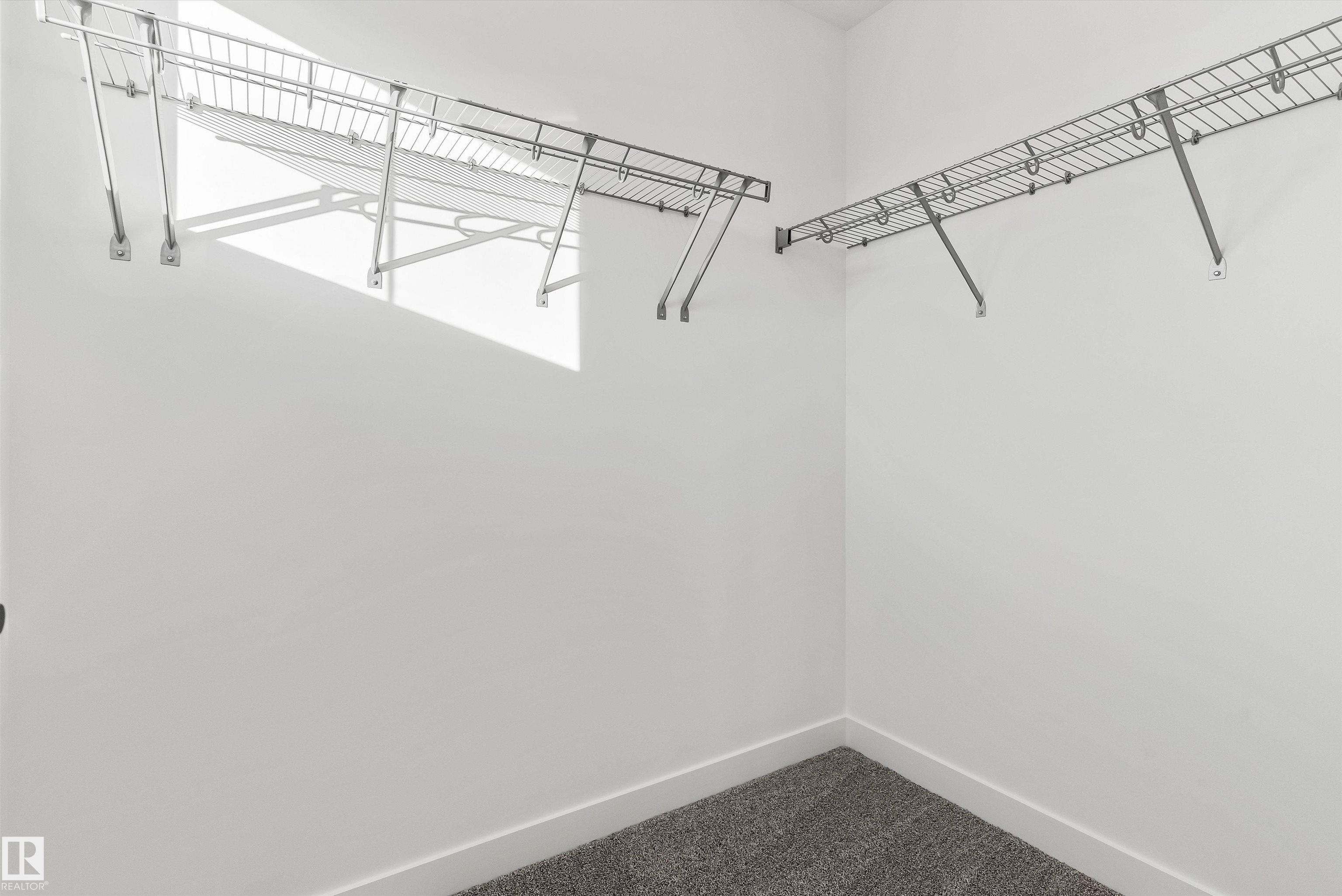 https://zimg.paragon.ice.com/ParagonImages/Property/PM/RAE/225385497/25/0/0/d20d2f805a834d89077d174dddff395c/1/766d53664af243e522b48a344698173e/225385497-25154de8-63a9-4207-8ca8-095399eafa1f.JPG