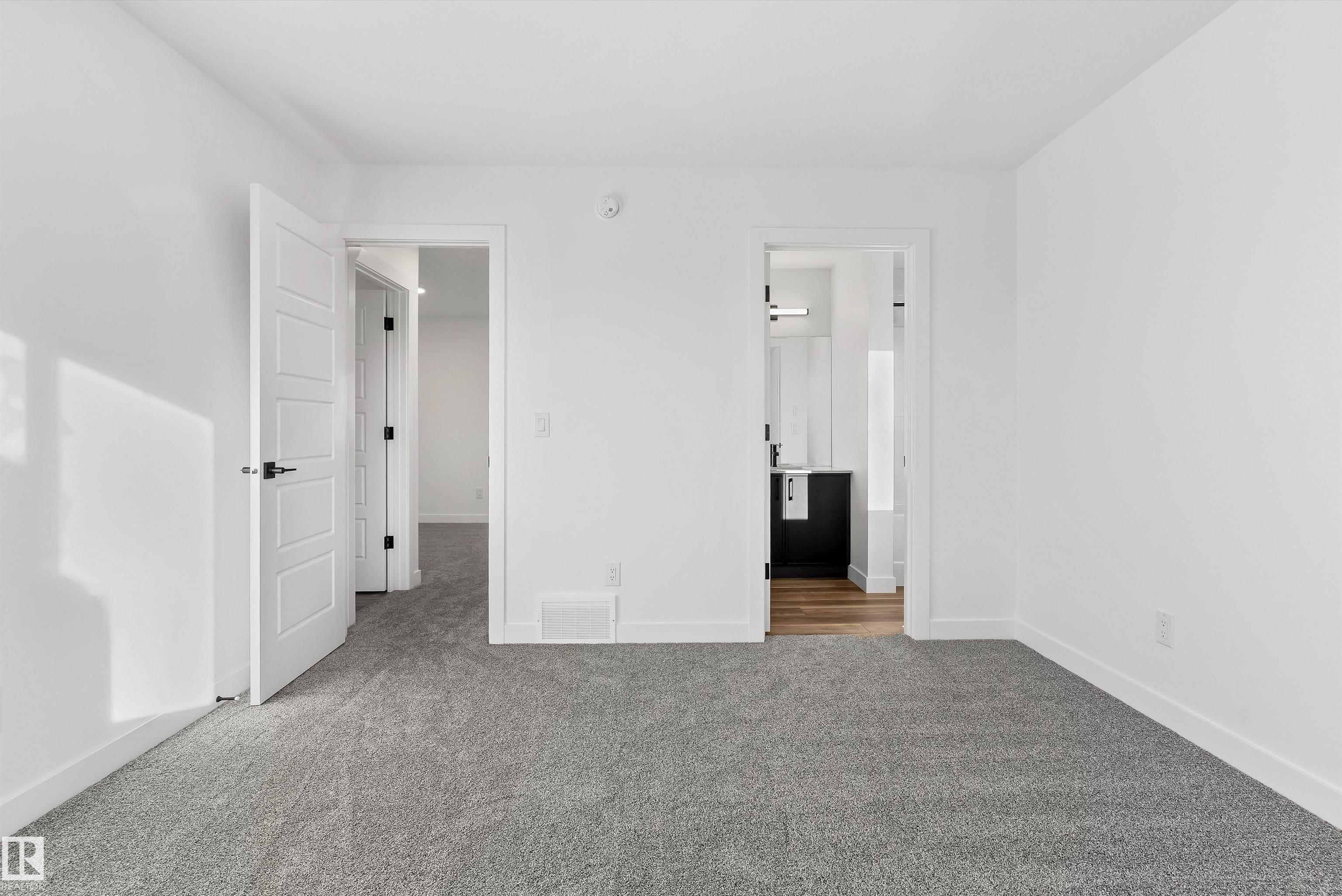 https://zimg.paragon.ice.com/ParagonImages/Property/PM/RAE/225385497/26/0/0/a584e933d7b144137ecccb01a83e9001/1/766d53664af243e522b48a344698173e/225385497-44840f76-e304-4c58-89b8-f2190d028cfc.JPG