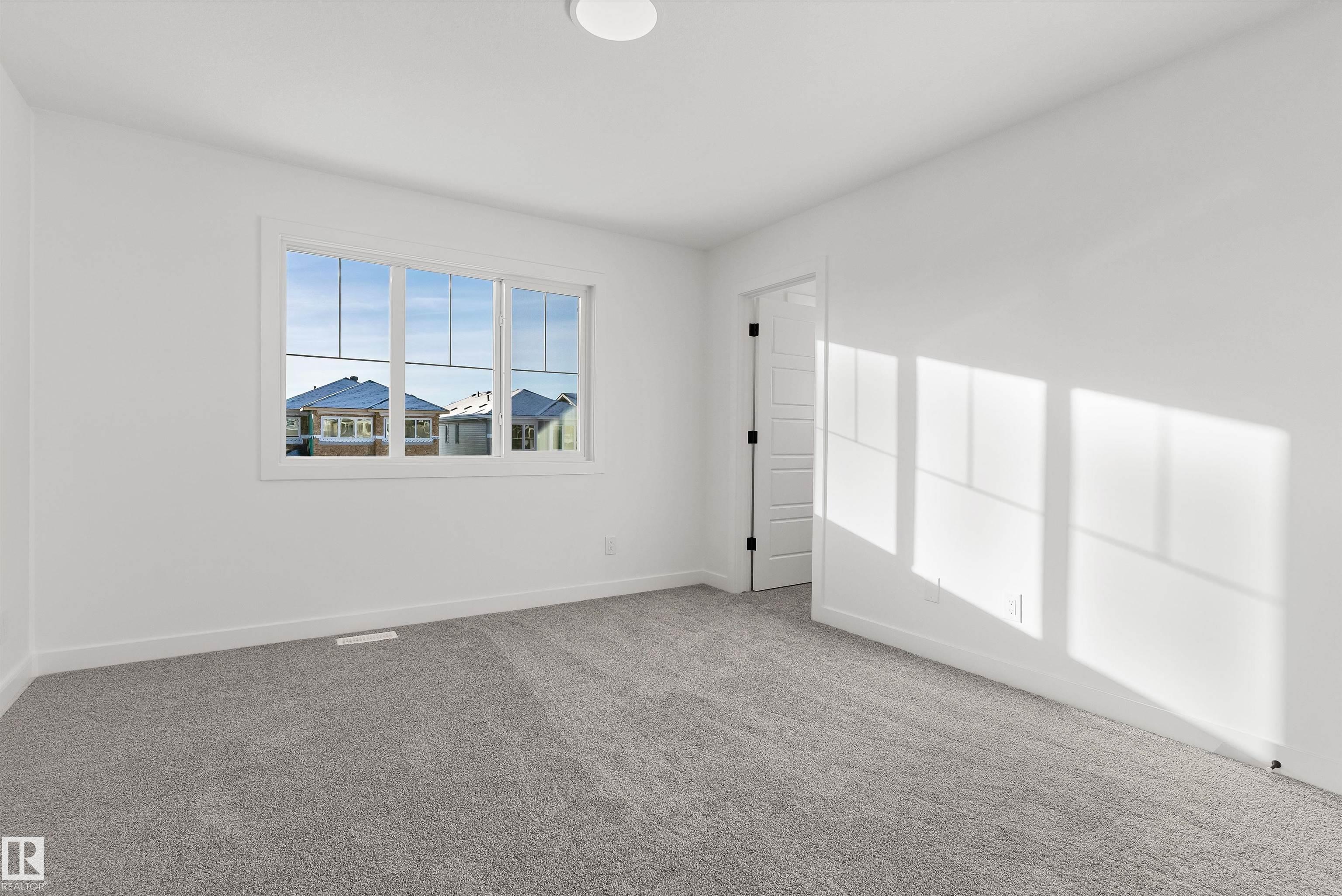 https://zimg.paragon.ice.com/ParagonImages/Property/PM/RAE/225385497/27/0/0/7d57e6466d16839ca68bf17350ca7b90/1/766d53664af243e522b48a344698173e/225385497-968b960b-18ba-49e8-b2bc-e3b693999b3d.JPG