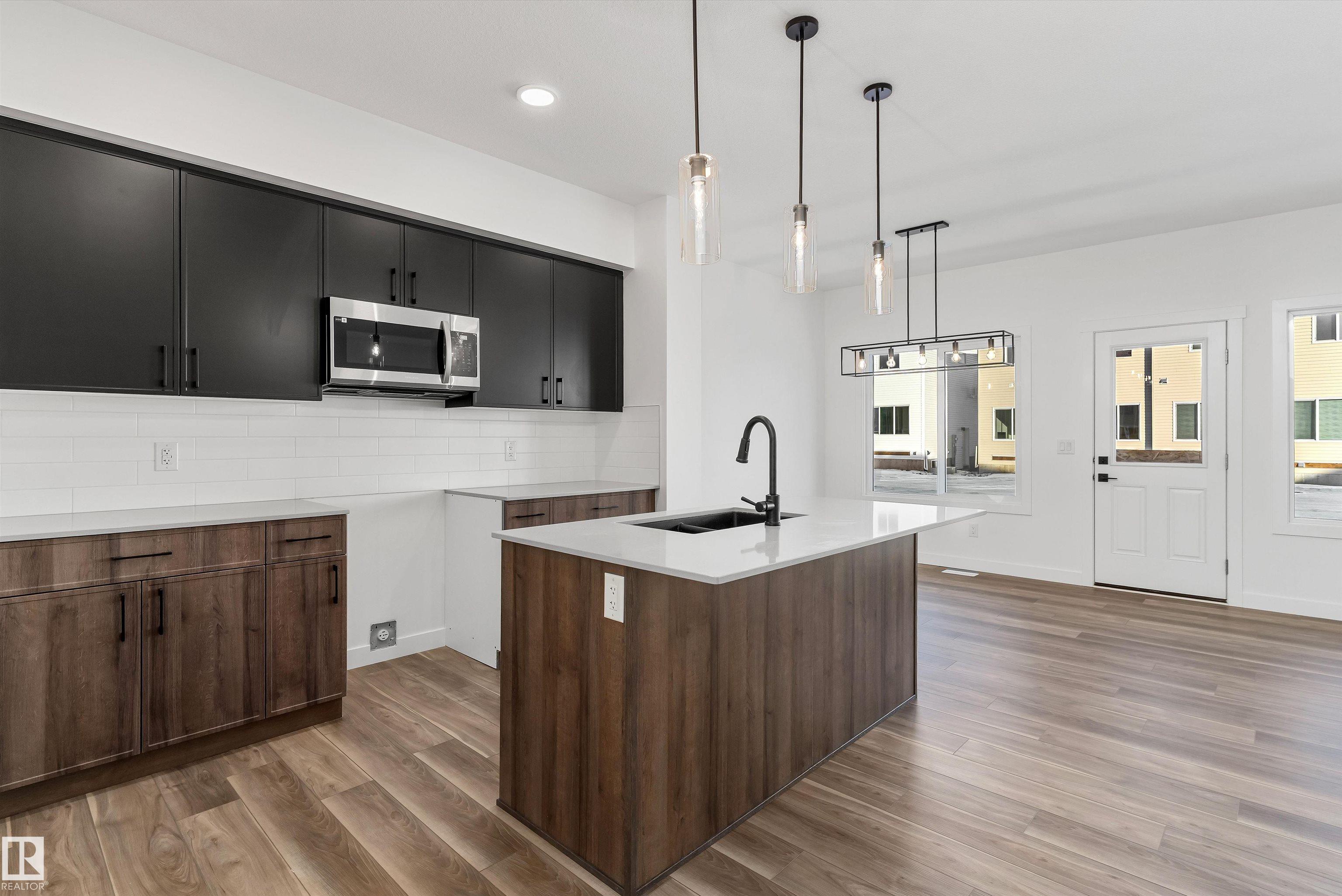 Picture for 920 18 AV NW