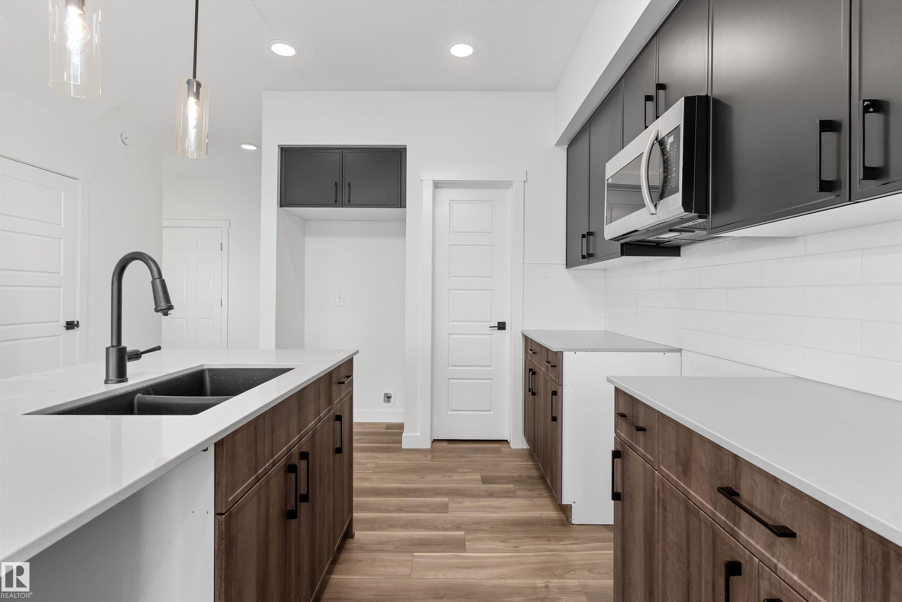 Picture for 920 18 AV NW