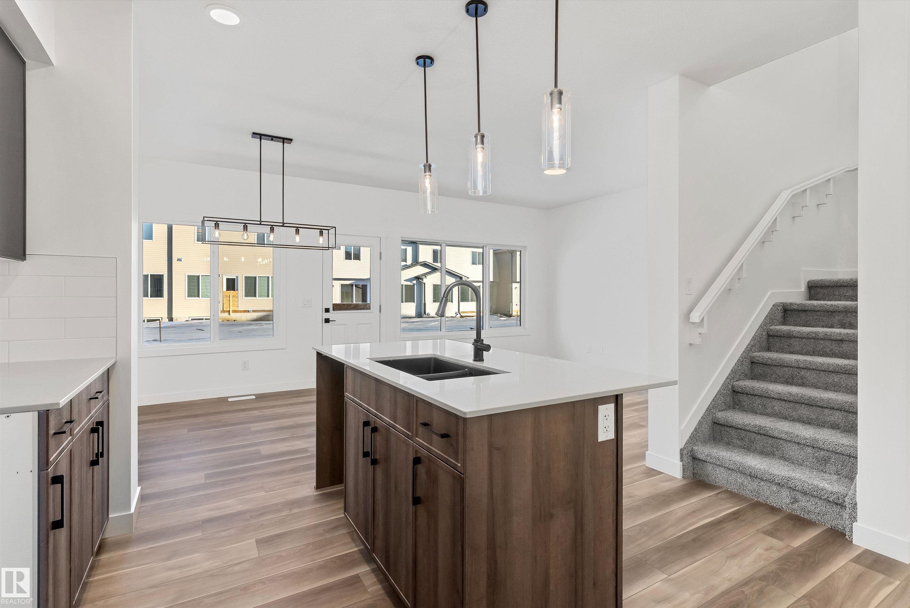 Picture for 920 18 AV NW