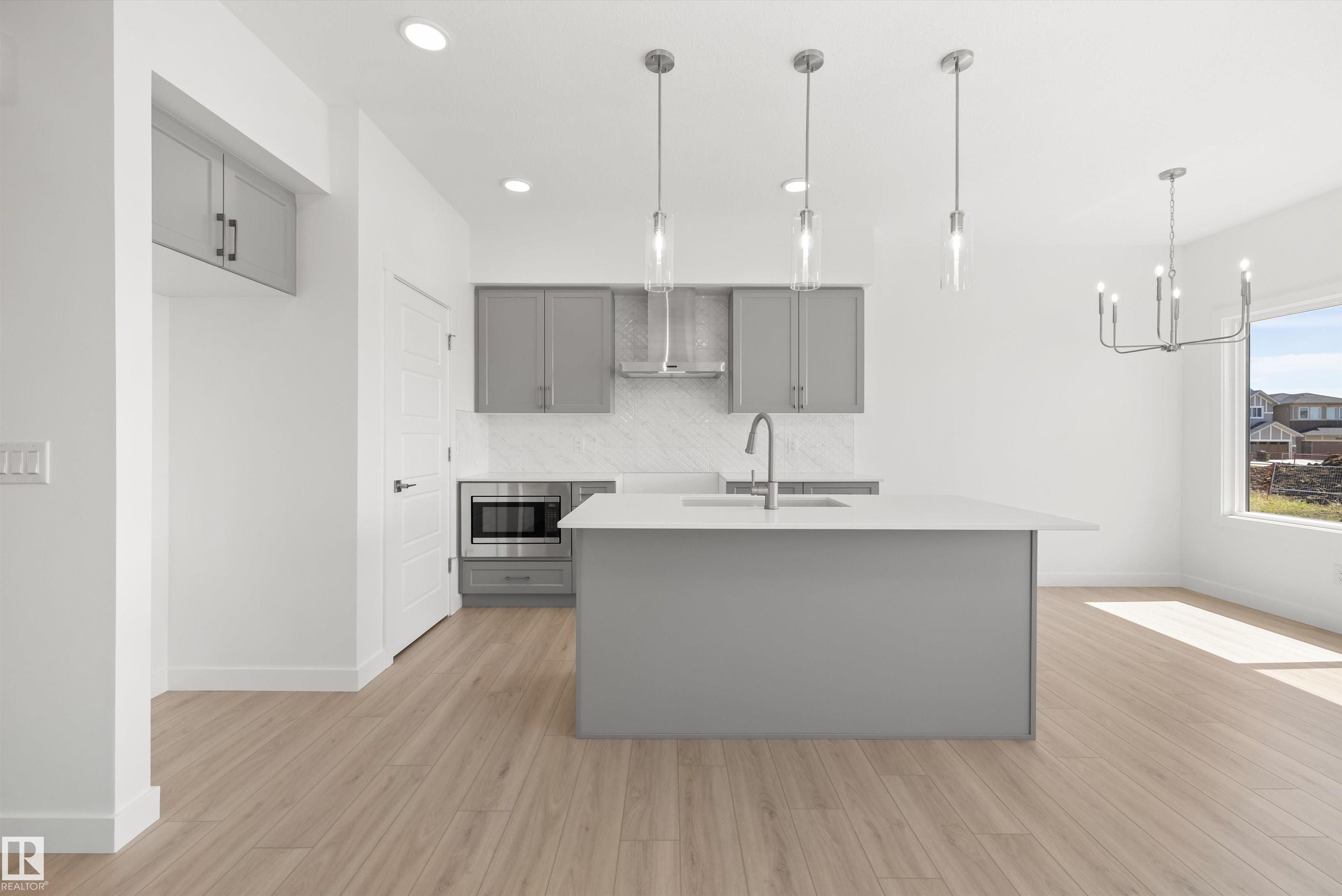 https://zimg.paragon.ice.com/ParagonImages/Property/PM/RAE/225385503/16/0/0/c8ead6495d6d637f7f24494cea93aa1b/1/95a1d42ba43d1144dd96234735ffb901/225385503-adabcc0d-a490-452b-b063-2369a3549dd6.JPG