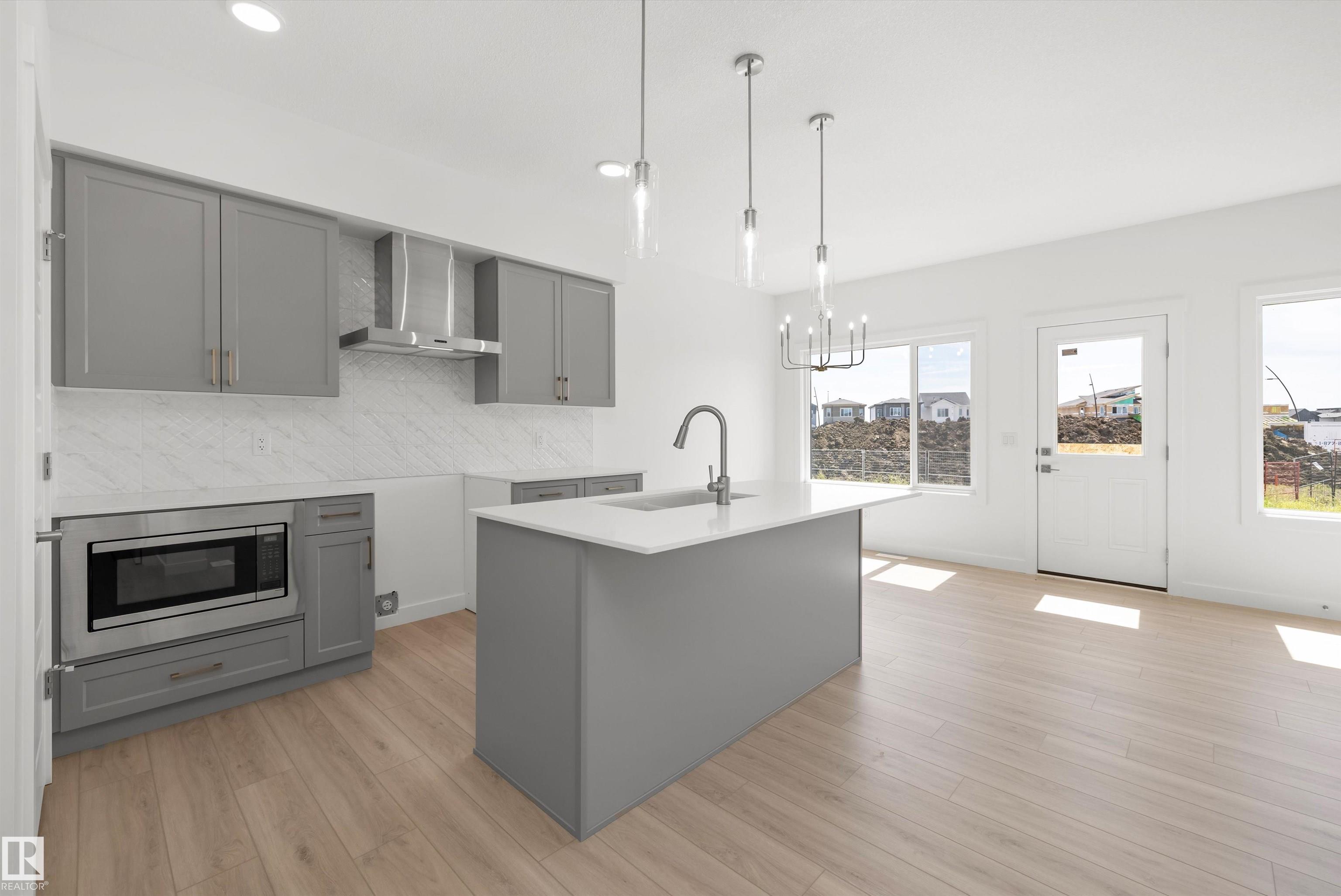 https://zimg.paragon.ice.com/ParagonImages/Property/PM/RAE/225385503/17/0/0/fb2c4413c5253e840ccd5ae71f15b775/1/95a1d42ba43d1144dd96234735ffb901/225385503-eda03be3-899e-408d-b8a4-fbf6f37a272f.JPG