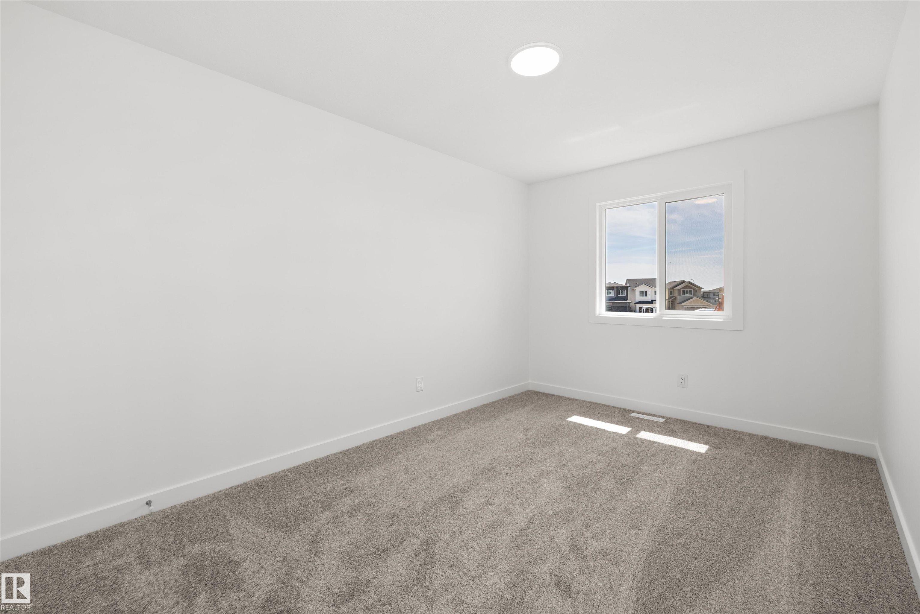 https://zimg.paragon.ice.com/ParagonImages/Property/PM/RAE/225385503/25/0/0/bda55937322fd15c800a21882368a8ae/1/95a1d42ba43d1144dd96234735ffb901/225385503-58034aa1-1637-4001-b50e-43538956a994.JPG