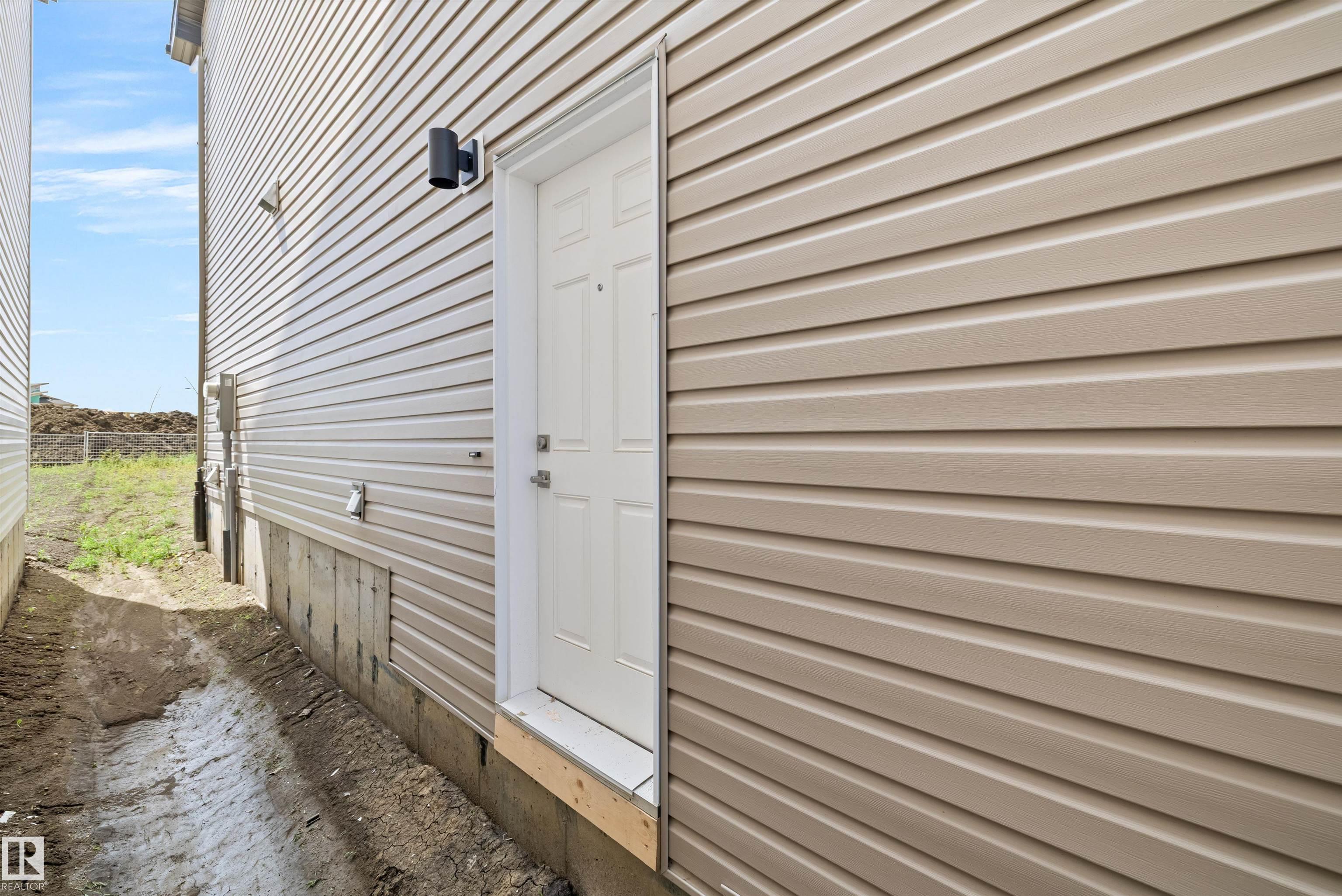 https://zimg.paragon.ice.com/ParagonImages/Property/PM/RAE/225385503/41/0/0/db2de80cec22fa877960f0af7478e06d/1/95a1d42ba43d1144dd96234735ffb901/225385503-51fc3108-0fee-4cb6-8922-d7649a31142c.JPG