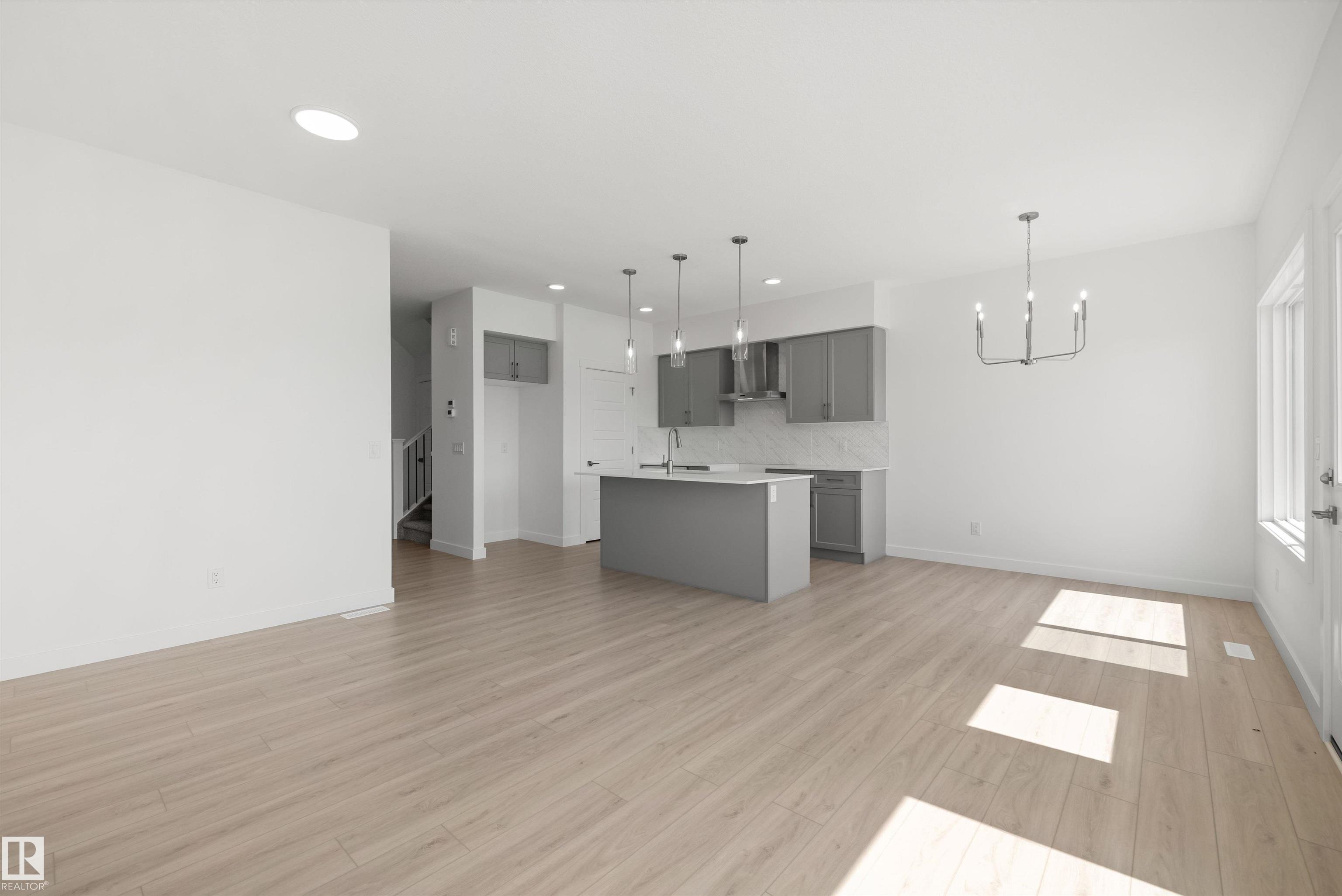 https://zimg.paragon.ice.com/ParagonImages/Property/PM/RAE/225385503/8/0/0/95d5ca11e20bc14c83599754786ee927/1/95a1d42ba43d1144dd96234735ffb901/225385503-9bdd7291-10b9-4556-a2b1-5caf8bafede2.JPG