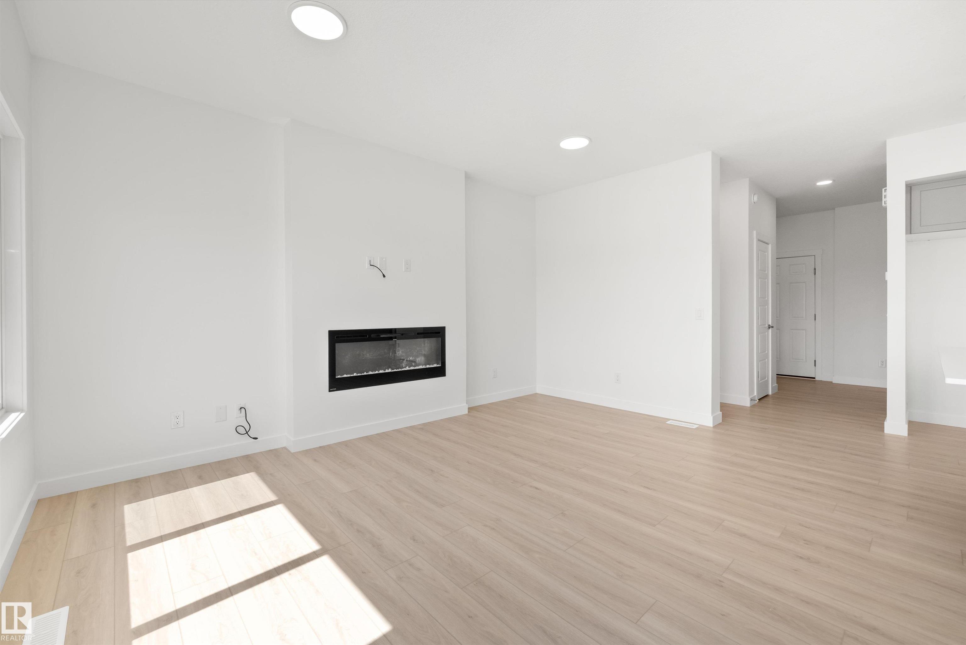 https://zimg.paragon.ice.com/ParagonImages/Property/PM/RAE/225385503/9/0/0/60f06016a7884e0e9d636dae06266ede/1/95a1d42ba43d1144dd96234735ffb901/225385503-e116fc3e-d604-4d9c-b254-631ddaad4bcf.JPG