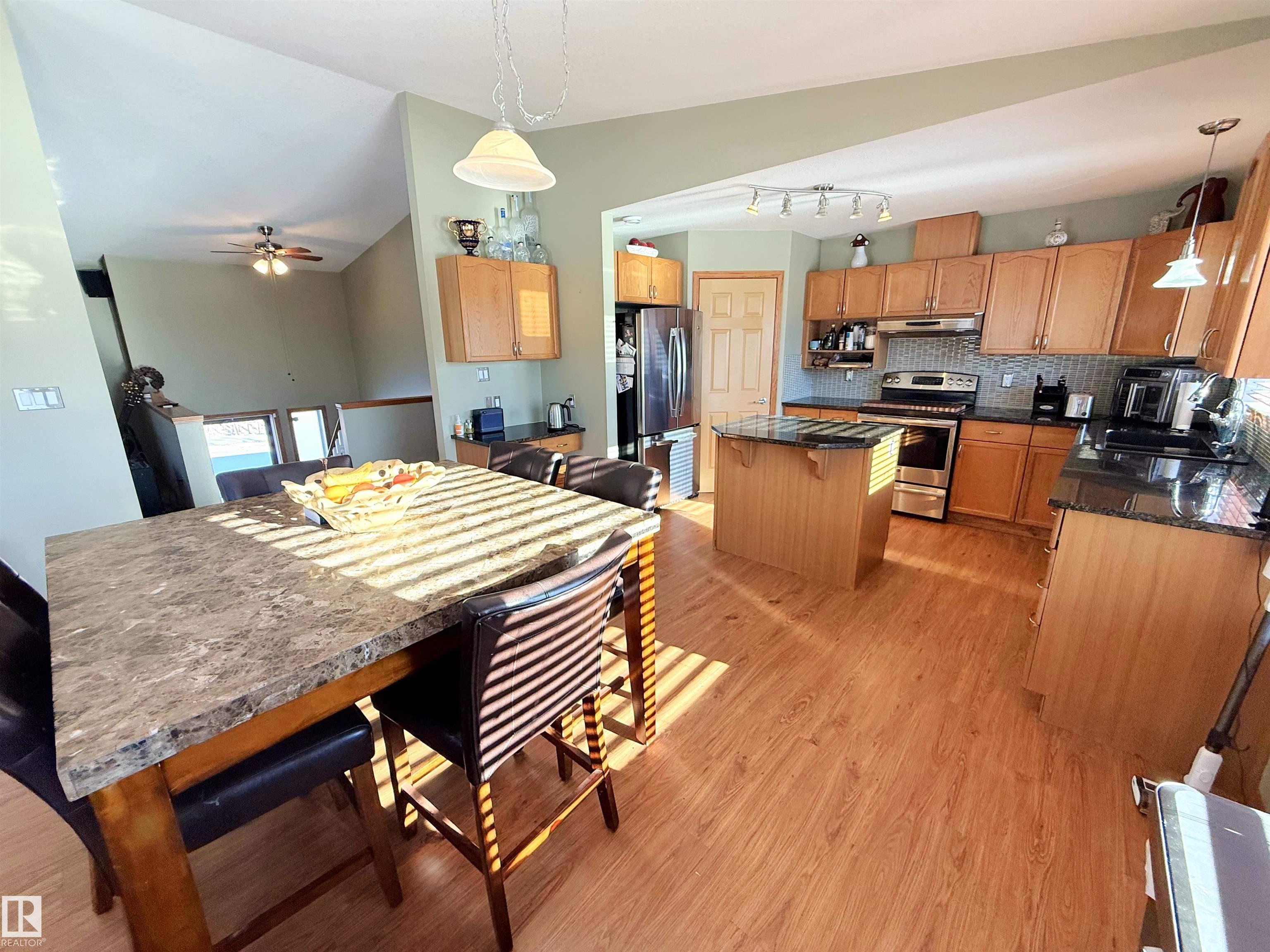 Photo 14 at 28 - 52327 Rge Road 20, Hillview Estates, Rural Parkland County