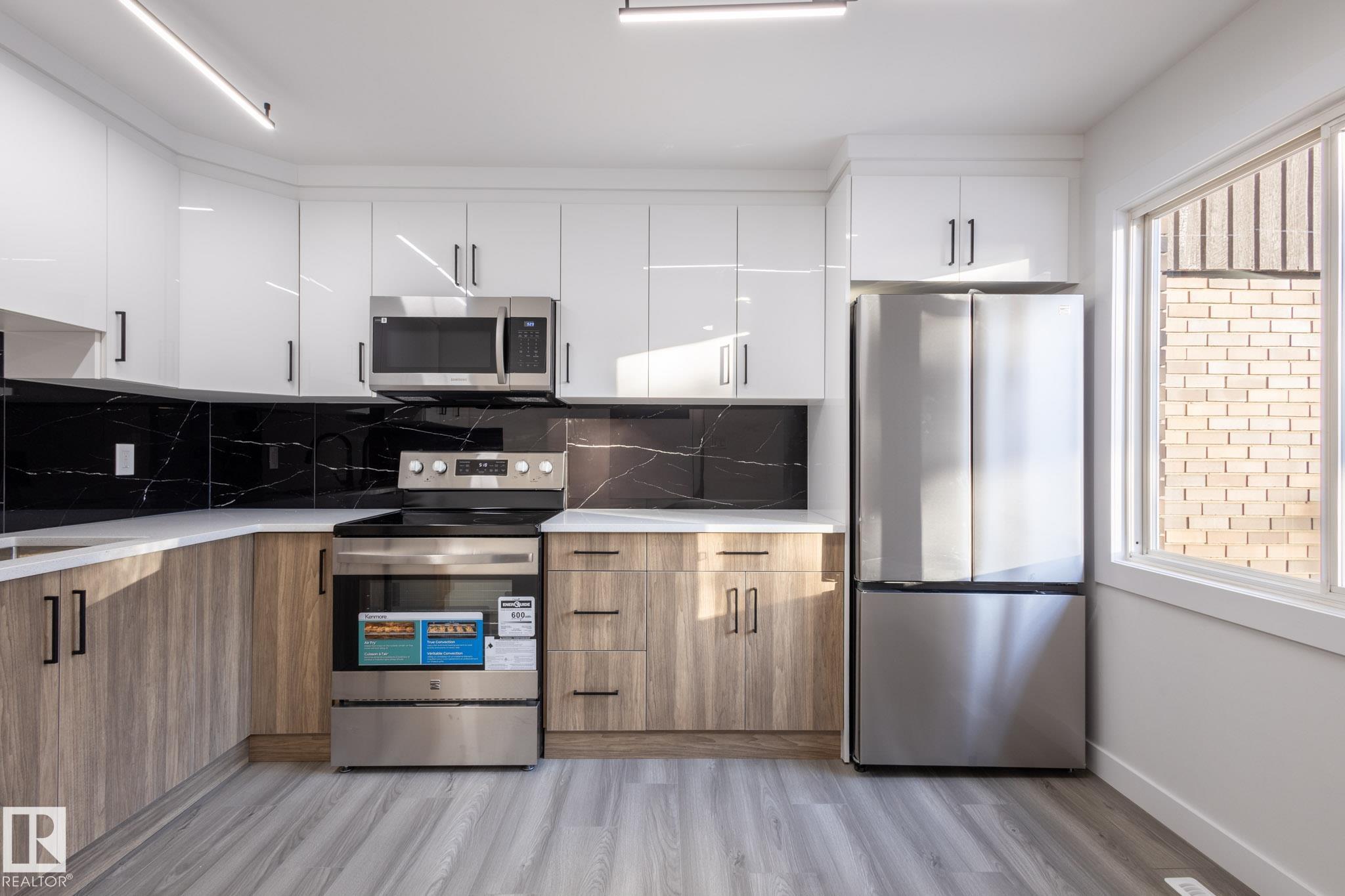 Photo 13 at 130 Roseland Village NW, Northmount, Edmonton