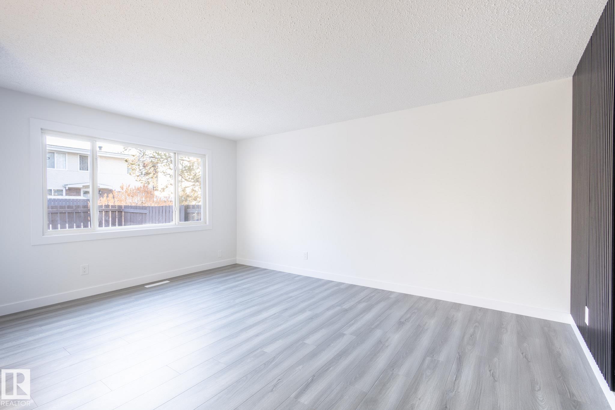 Photo 5 at 130 Roseland Village NW, Northmount, Edmonton