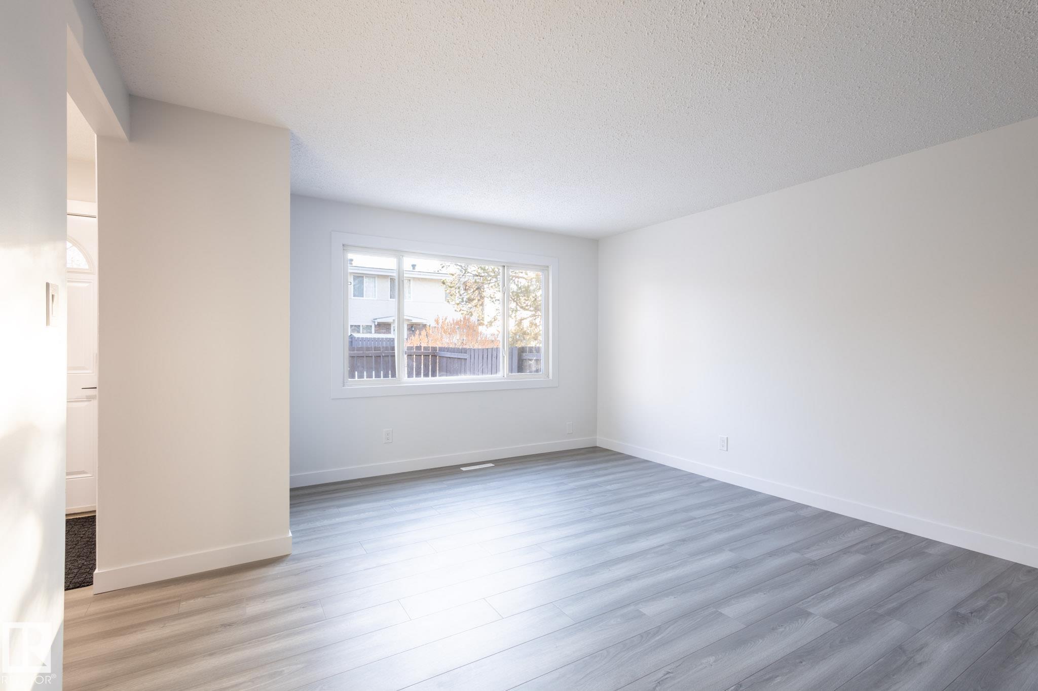 Photo 6 at 130 Roseland Village NW, Northmount, Edmonton