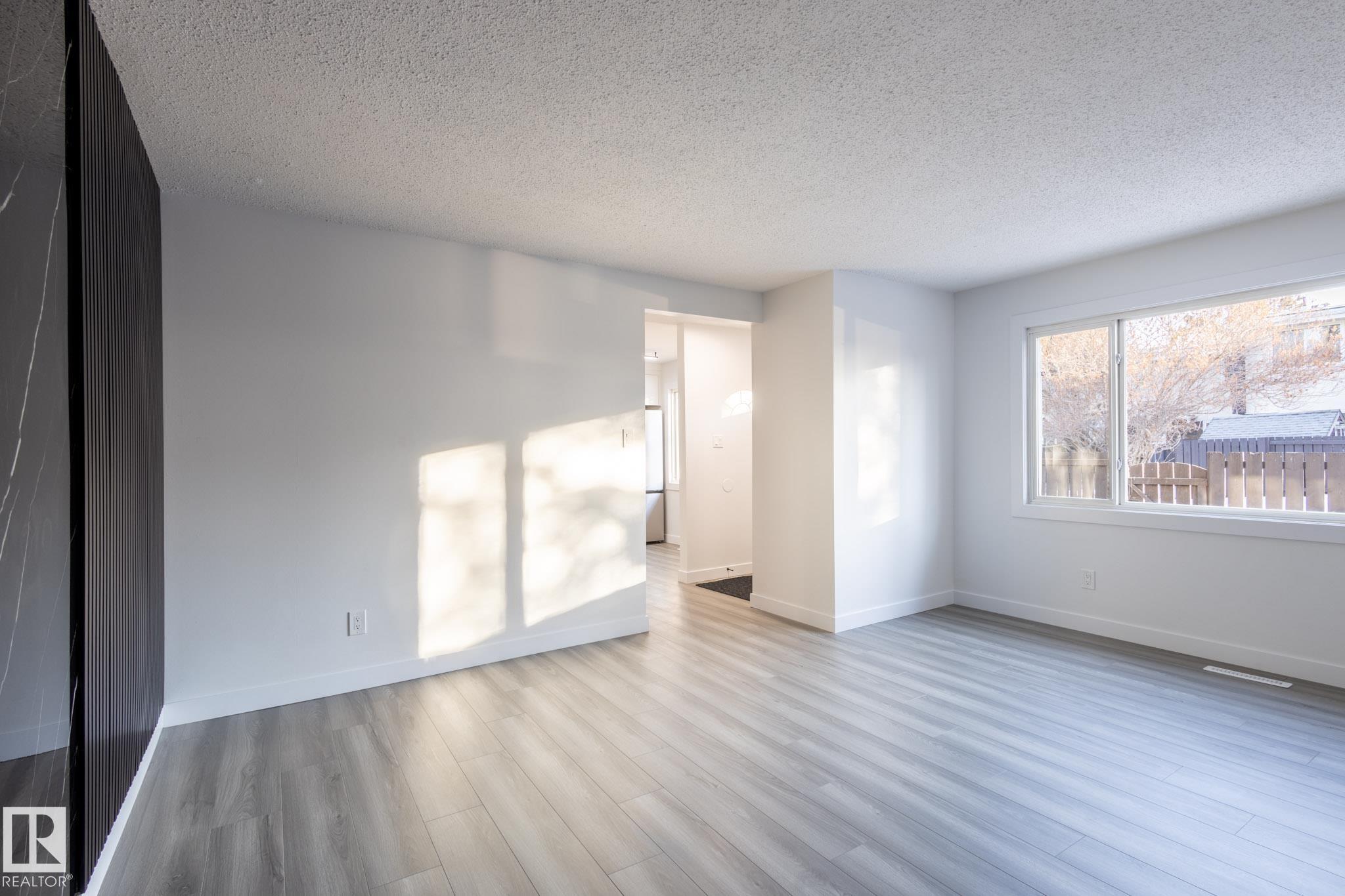 Photo 8 at 130 Roseland Village NW, Northmount, Edmonton