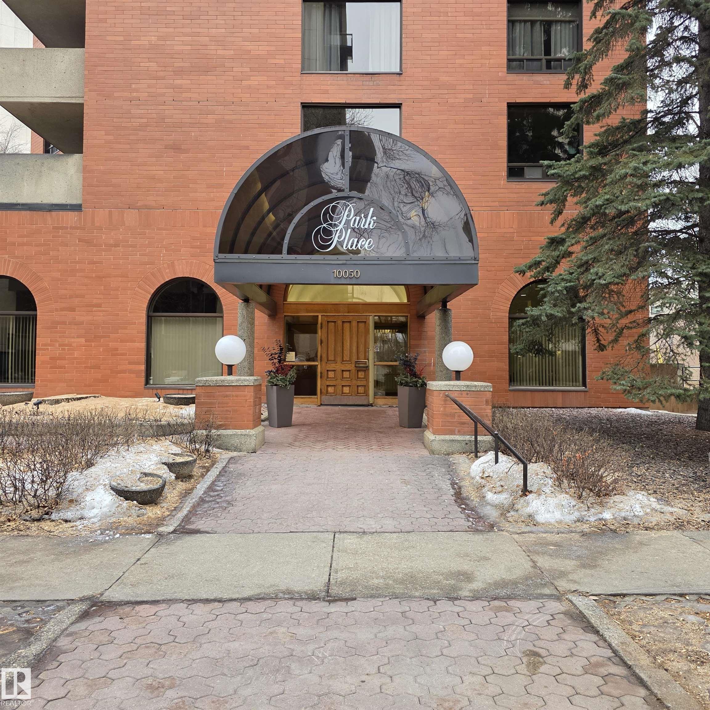 2C - 10050 118 Street NW, Wîhkwêntôwin, Edmonton 2