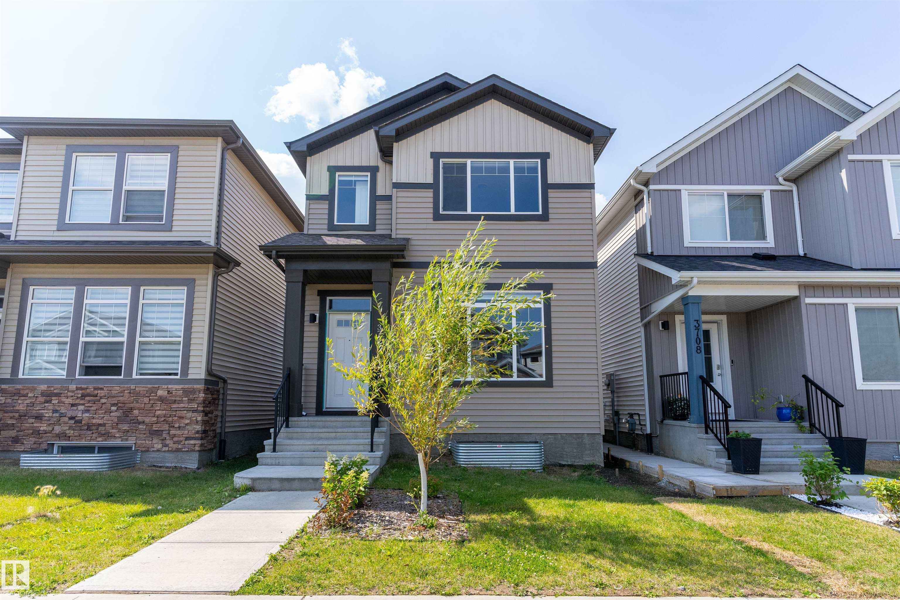 3704 2 Street NW, Maple Crest, Edmonton