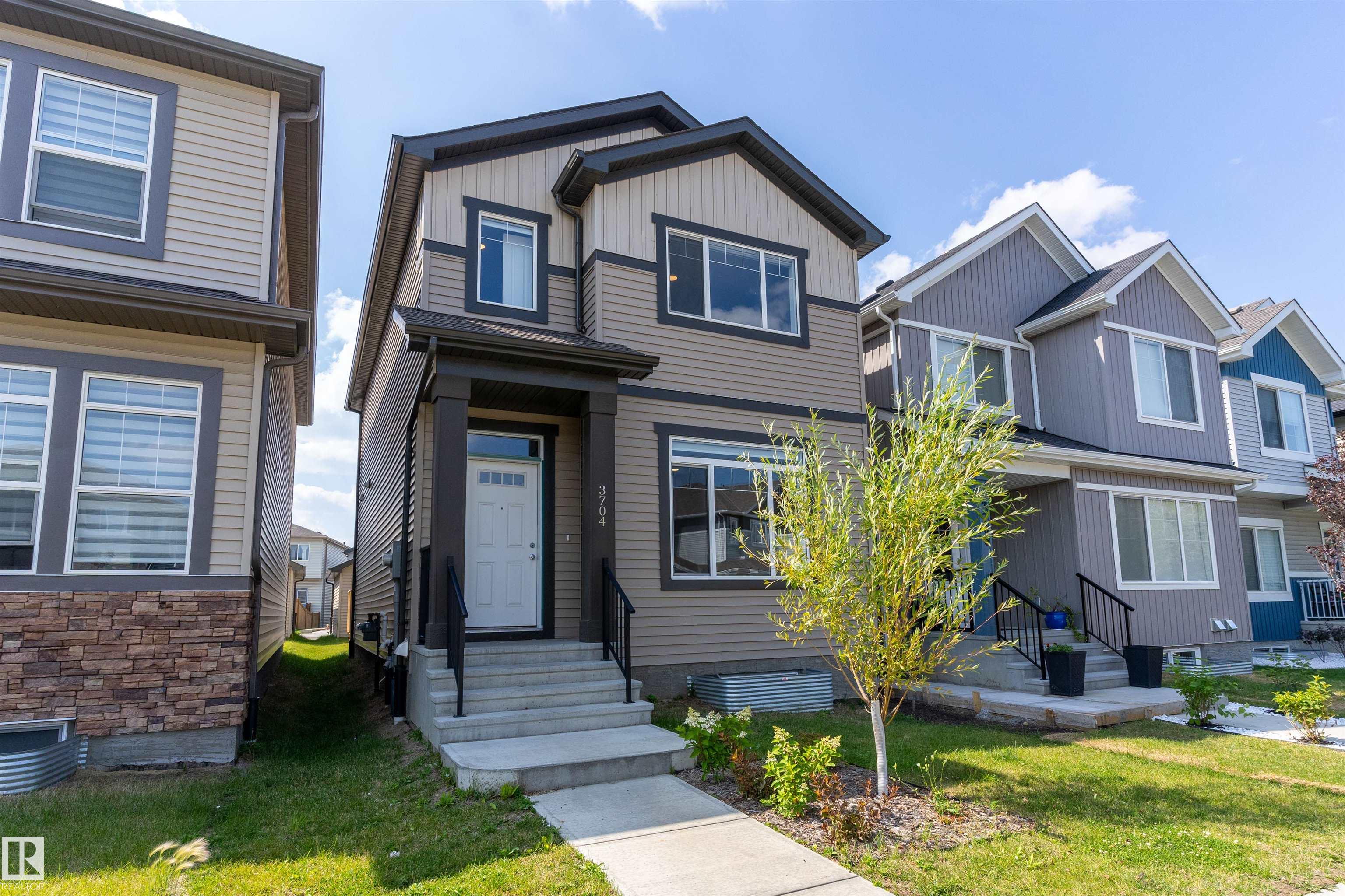 3704 2 Street NW, Maple Crest, Edmonton