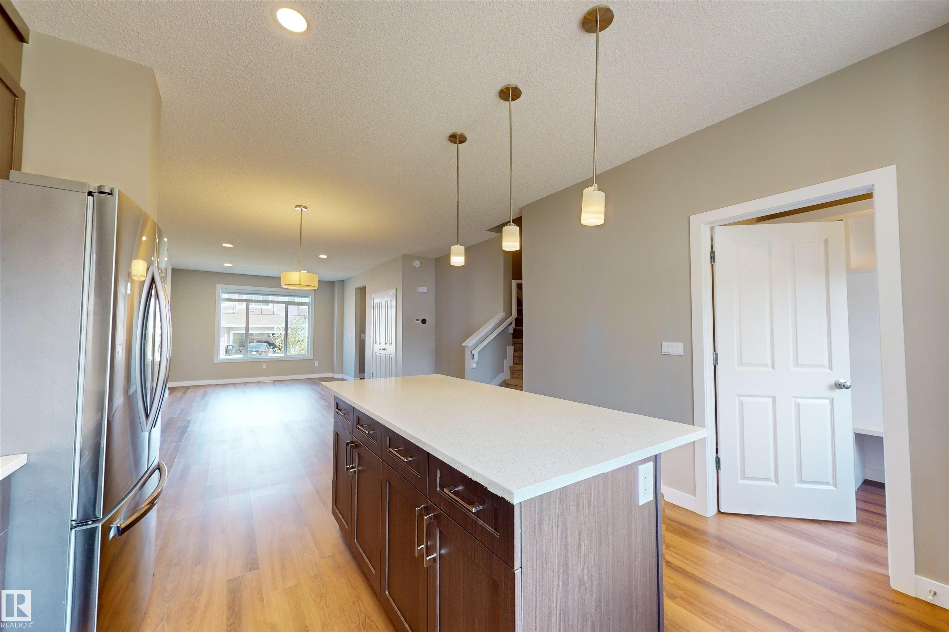 Photo 16 at 3704 2 Street NW, Maple Crest, Edmonton