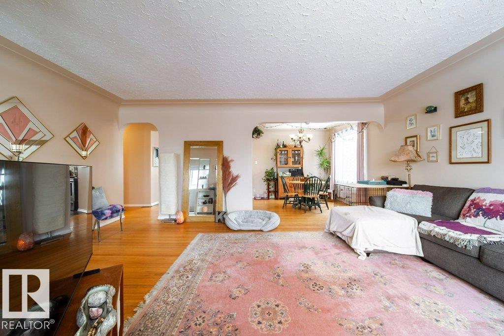 Picture for 11235 GROAT RD NW