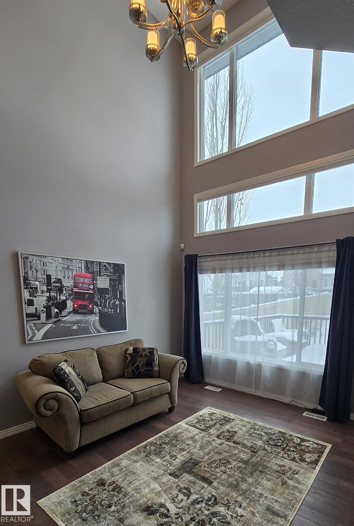 https://zimg.paragon.ice.com/ParagonImages/Property/PM/RAE/225385572/18/0/0/938e3709cdcd65d85b5859d6fd05ad97/1/73a1f59c40c3754e5d4e1cdf8a3258d1/225385572-540cd45e-0037-47a5-9732-a2aa9d9d6849.JPG