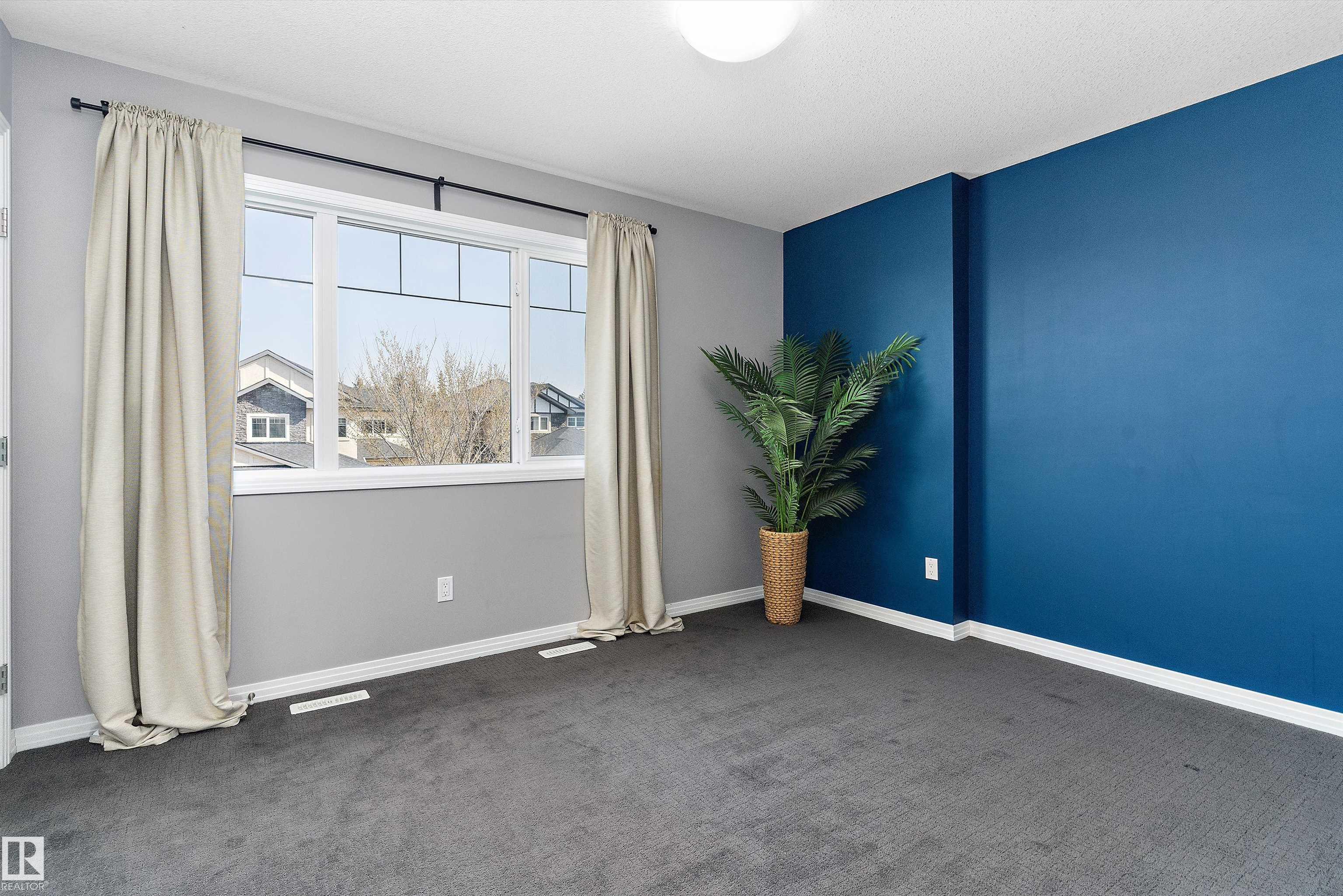 https://zimg.paragon.ice.com/ParagonImages/Property/PM/RAE/225385572/37/0/0/cac7bef06f9f4e50b5e137480d829651/1/73a1f59c40c3754e5d4e1cdf8a3258d1/225385572-00f31aa6-70a5-4765-a47a-f873d65ad412.JPG