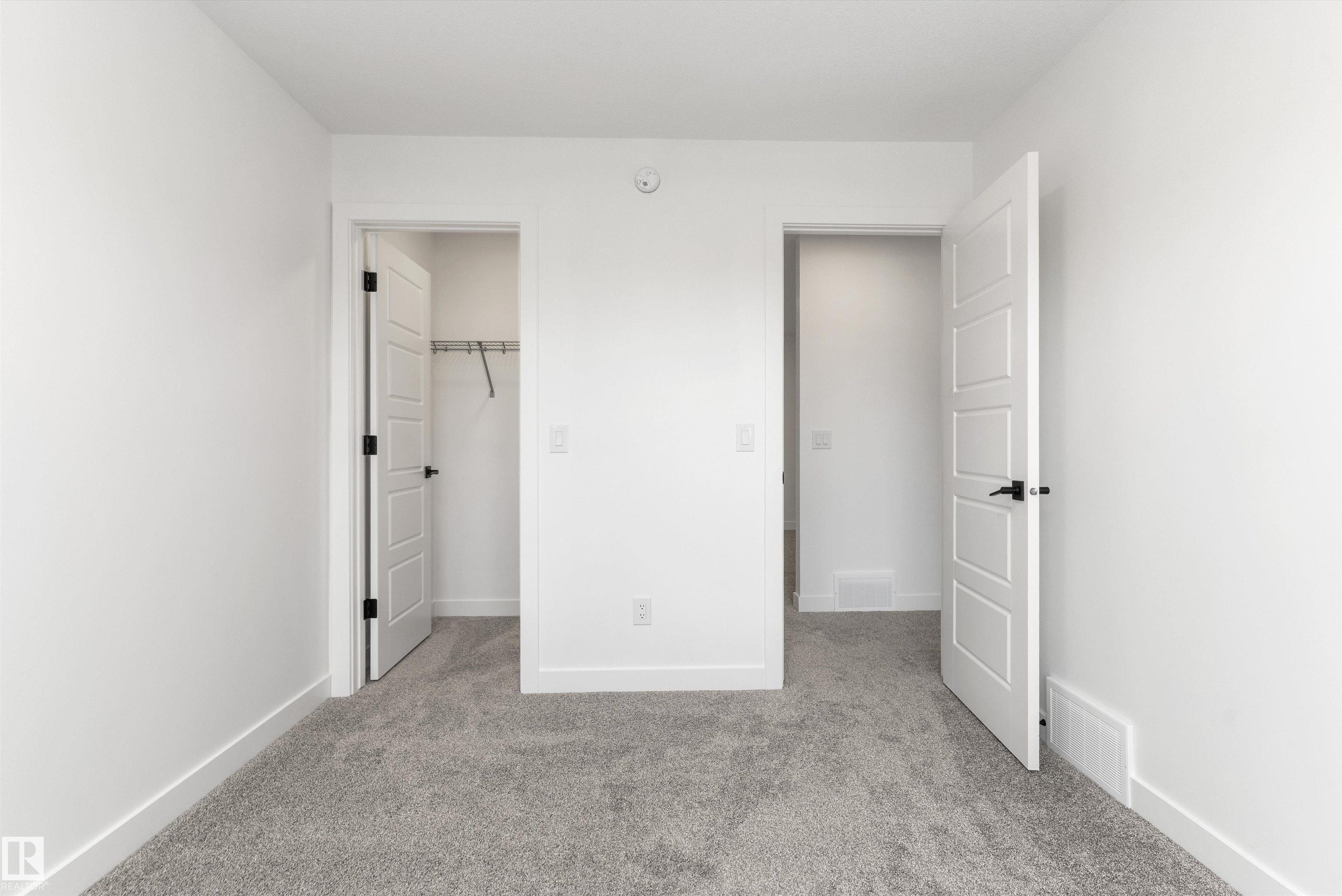 https://zimg.paragon.ice.com/ParagonImages/Property/PM/RAE/225385594/21/0/0/30b1bc8cef54ddf6e6932044d79cce0a/1/c63c9441fcbc69058f6b830ccebdbcda/225385594-61abb75b-198f-46cd-9f61-0bb66c180f08.JPG