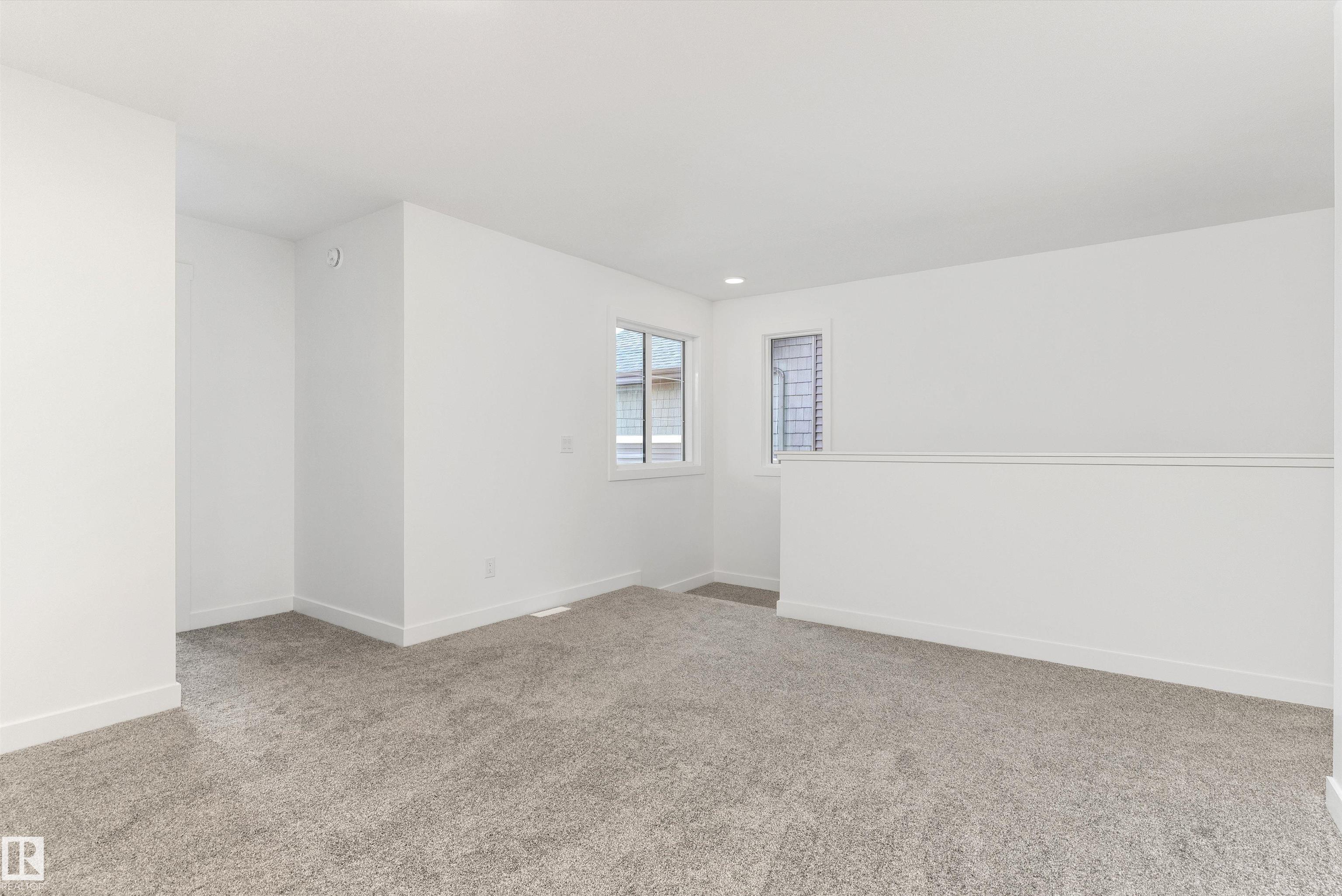 https://zimg.paragon.ice.com/ParagonImages/Property/PM/RAE/225385594/24/0/0/0e91c6207ba5dcd3a0d1957c61cae94b/1/c63c9441fcbc69058f6b830ccebdbcda/225385594-b30c0aef-6bc9-427e-b974-98e149dfd535.JPG