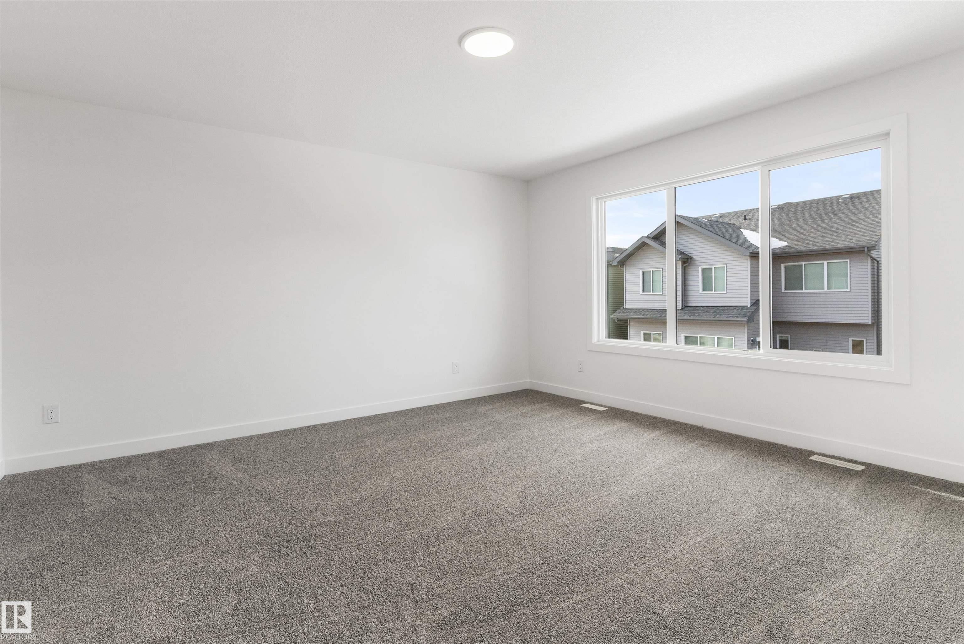 https://zimg.paragon.ice.com/ParagonImages/Property/PM/RAE/225385594/28/0/0/c2ae4693bcd85f002a5492873cc242c0/1/c63c9441fcbc69058f6b830ccebdbcda/225385594-0343451c-02e7-483a-9519-f89a0a8c4e34.JPG