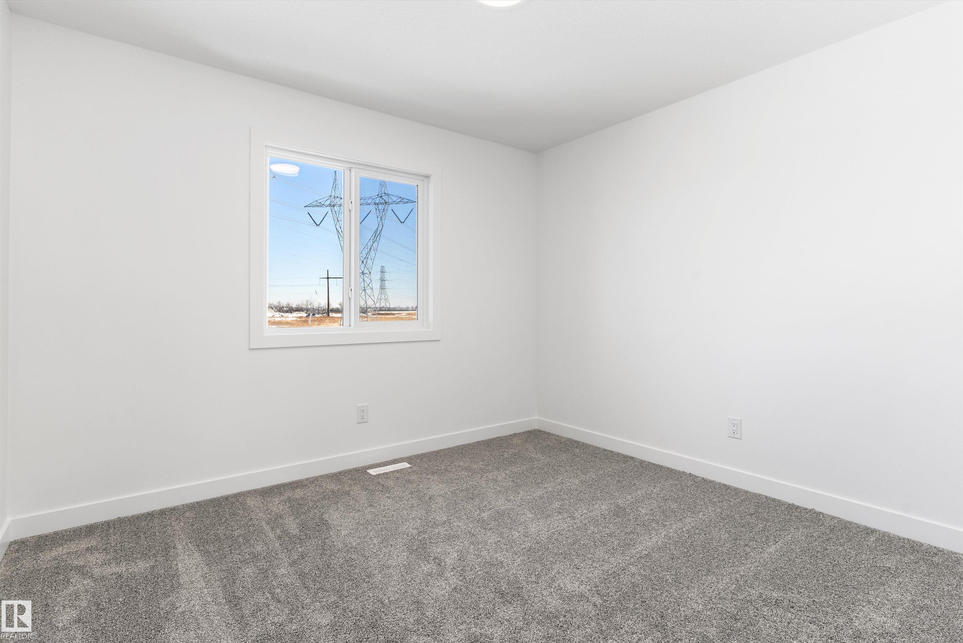https://zimg.paragon.ice.com/ParagonImages/Property/PM/RAE/225385595/22/0/0/de5226a5cc50aba543b66d11a46e6c8b/1/7d3861c78d07a52d4b86d6b75fd0a49a/225385595-ae2e4aed-8181-490e-bdcf-f16db377631b.JPG