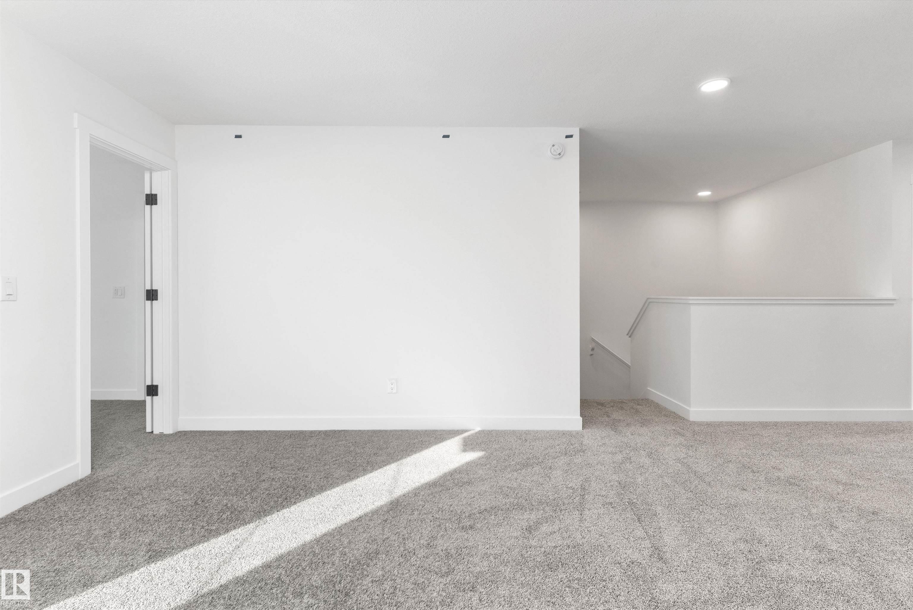 https://zimg.paragon.ice.com/ParagonImages/Property/PM/RAE/225385595/26/0/0/35306a78276431c35d46f456c4b398f2/1/7d3861c78d07a52d4b86d6b75fd0a49a/225385595-8d4b583b-c0a2-4862-8f4b-490e15b77d9c.JPG