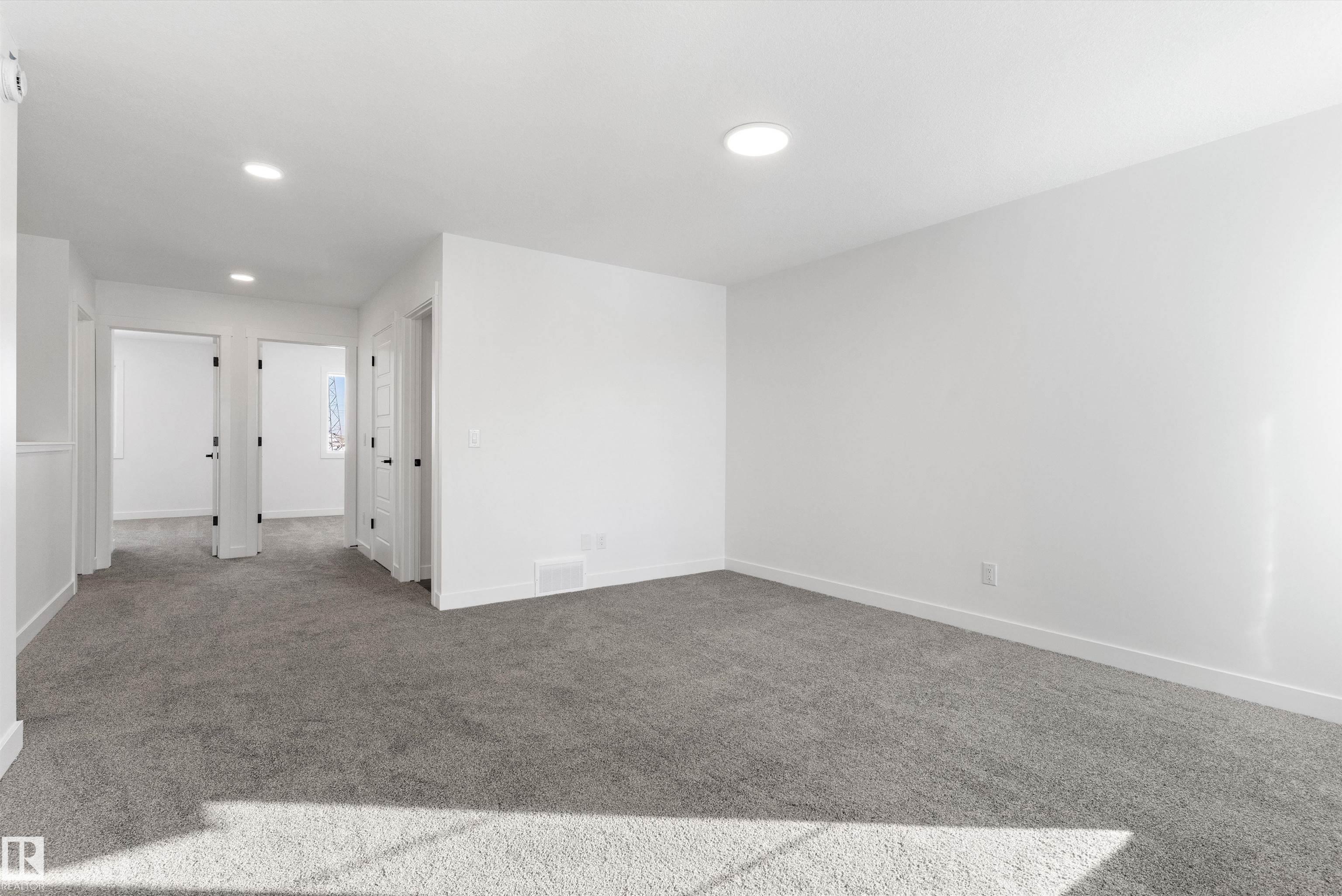 https://zimg.paragon.ice.com/ParagonImages/Property/PM/RAE/225385595/27/0/0/78fa0a3bc216379bea52dc7b6bcece23/1/7d3861c78d07a52d4b86d6b75fd0a49a/225385595-68b97a16-38b6-41b4-bc63-f50b8fc14aab.JPG