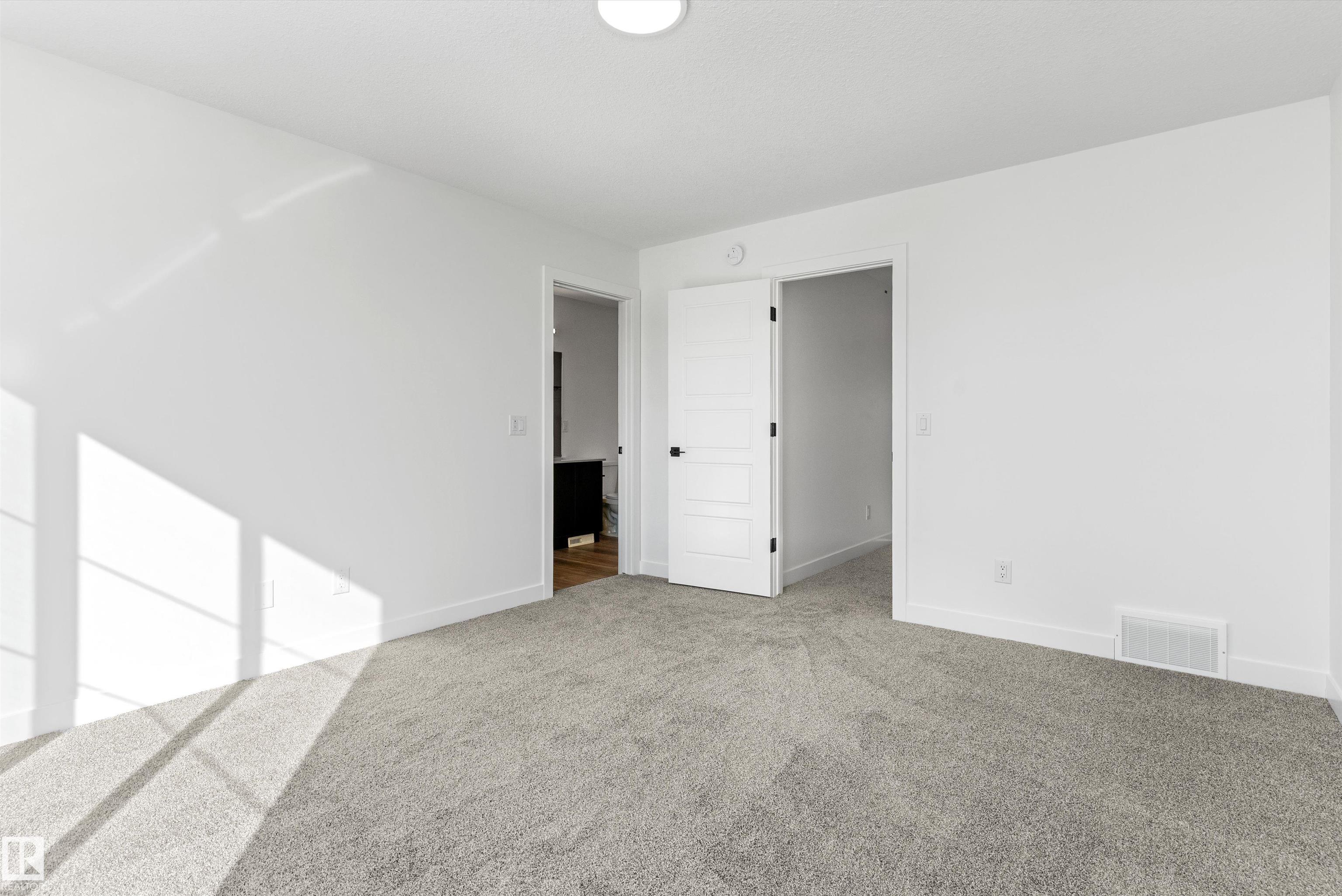https://zimg.paragon.ice.com/ParagonImages/Property/PM/RAE/225385595/31/0/0/6e22968fa572113f8f66d2ddb2745832/1/7d3861c78d07a52d4b86d6b75fd0a49a/225385595-bfcdfa7a-c088-46d0-aee1-5454474dbfa9.JPG