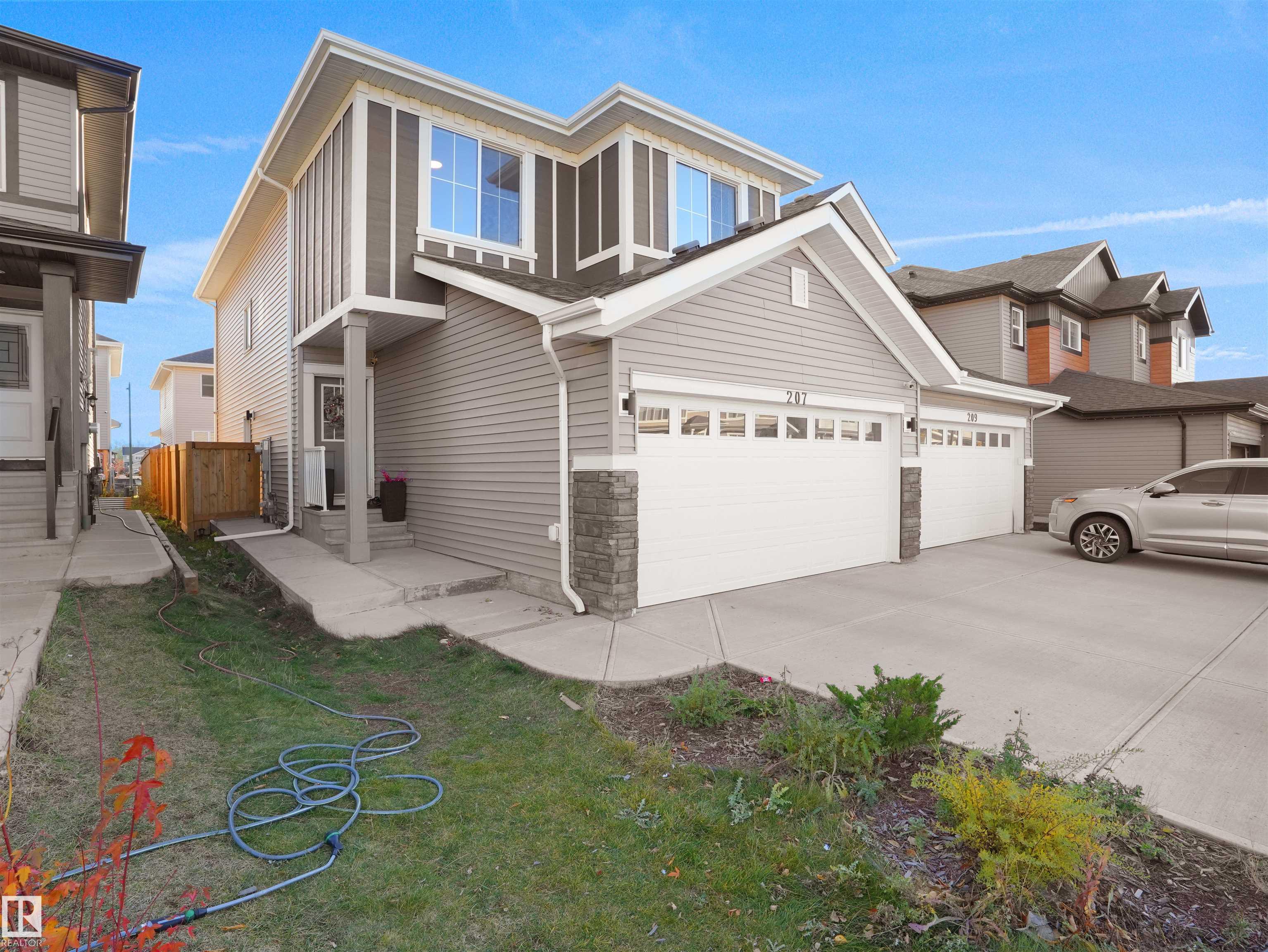 207 41 Avenue NW, Maple Crest, Edmonton