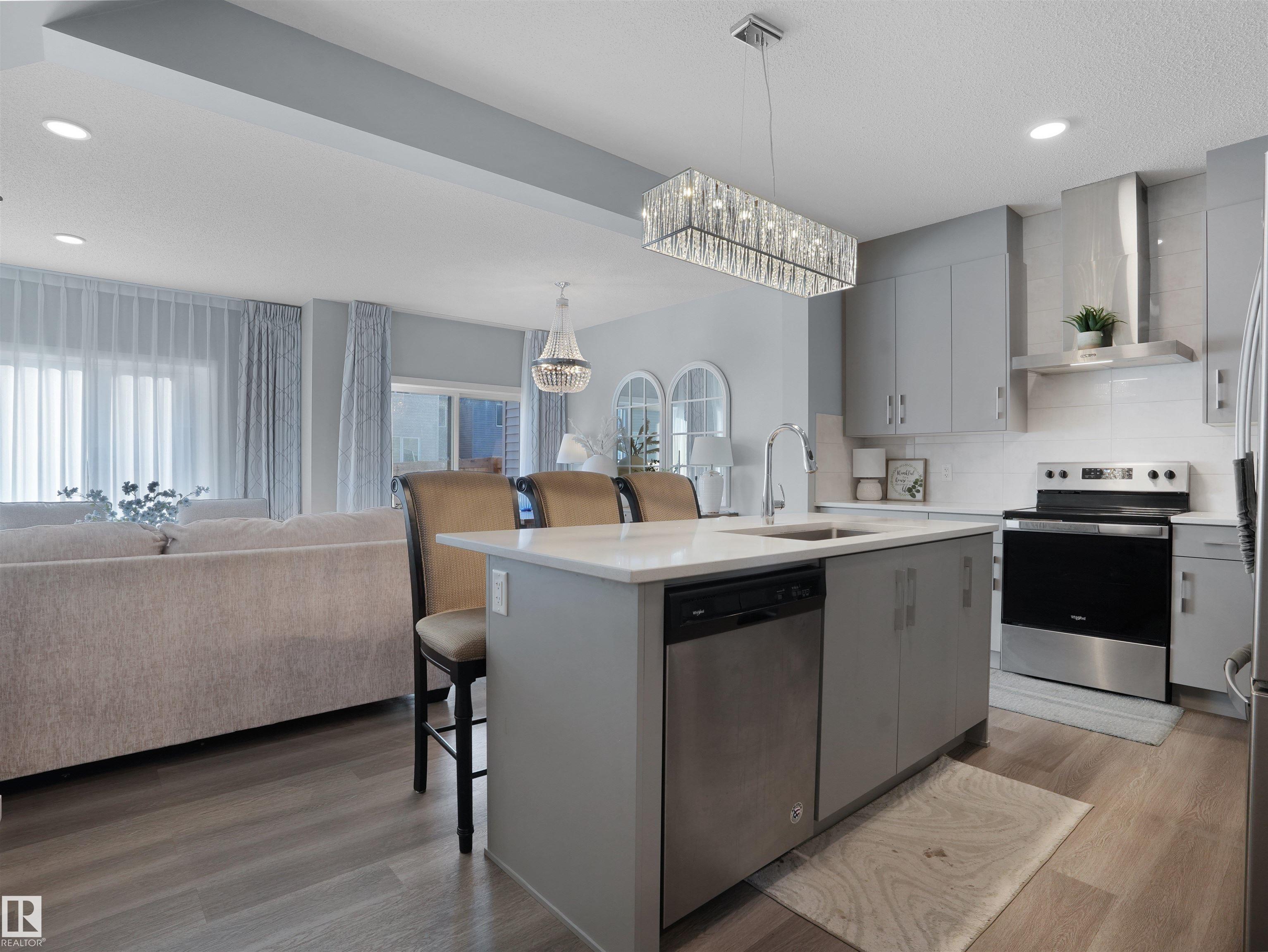 Photo 13 at 207 41 Avenue NW, Maple Crest, Edmonton