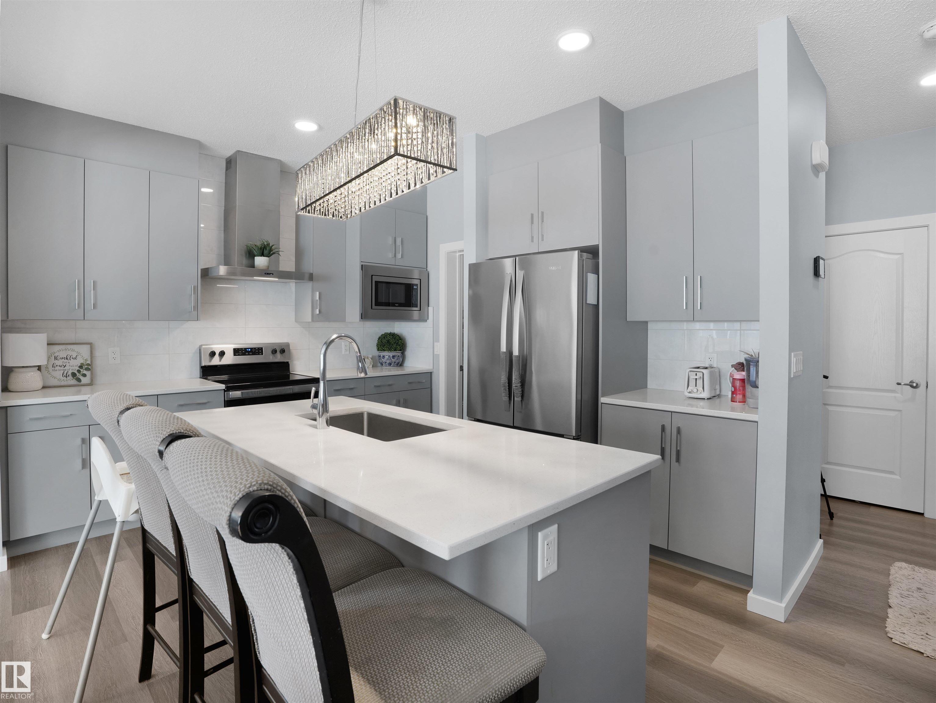 Photo 15 at 207 41 Avenue NW, Maple Crest, Edmonton