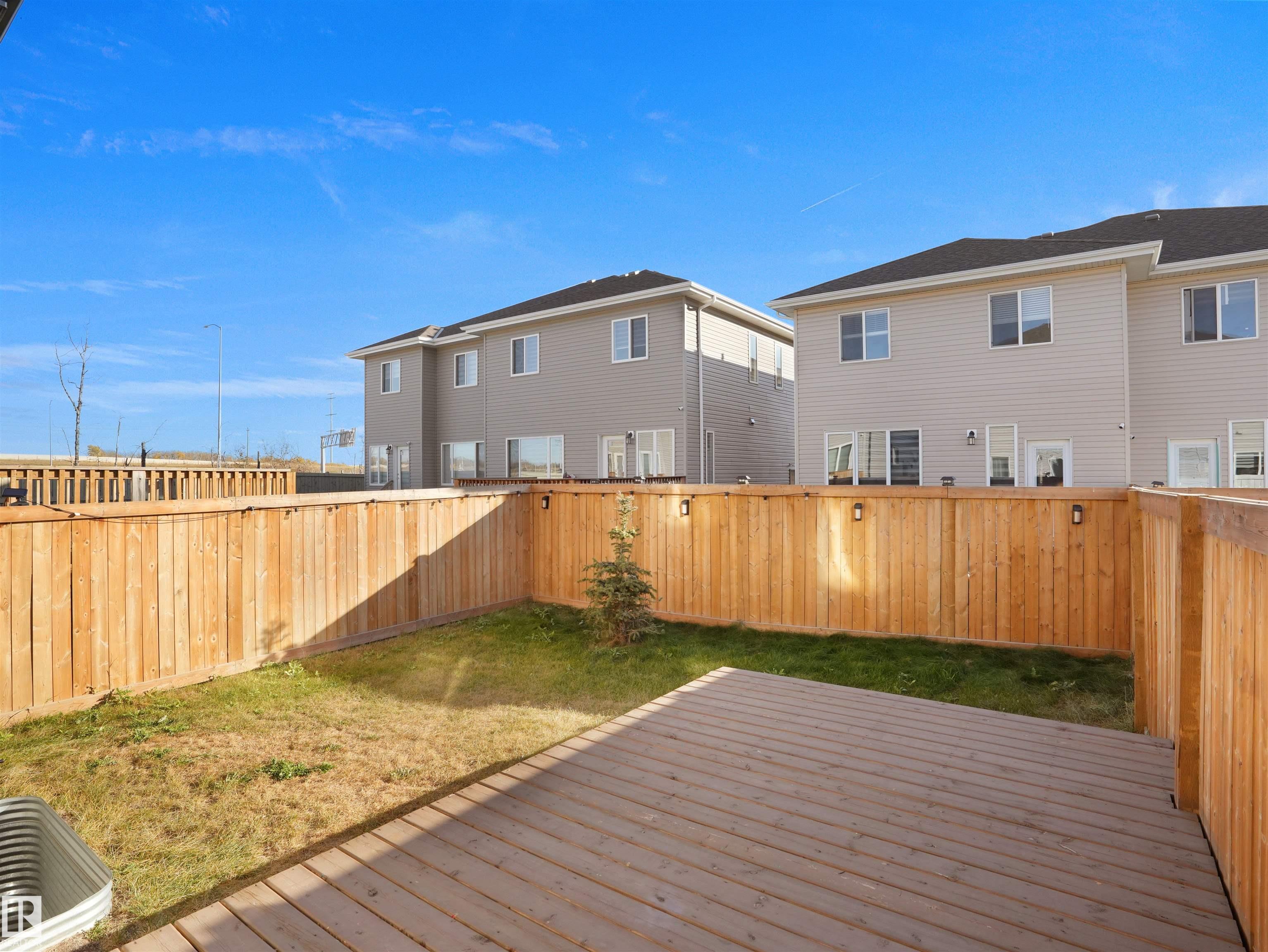 Photo 8 at 207 41 Avenue NW, Maple Crest, Edmonton