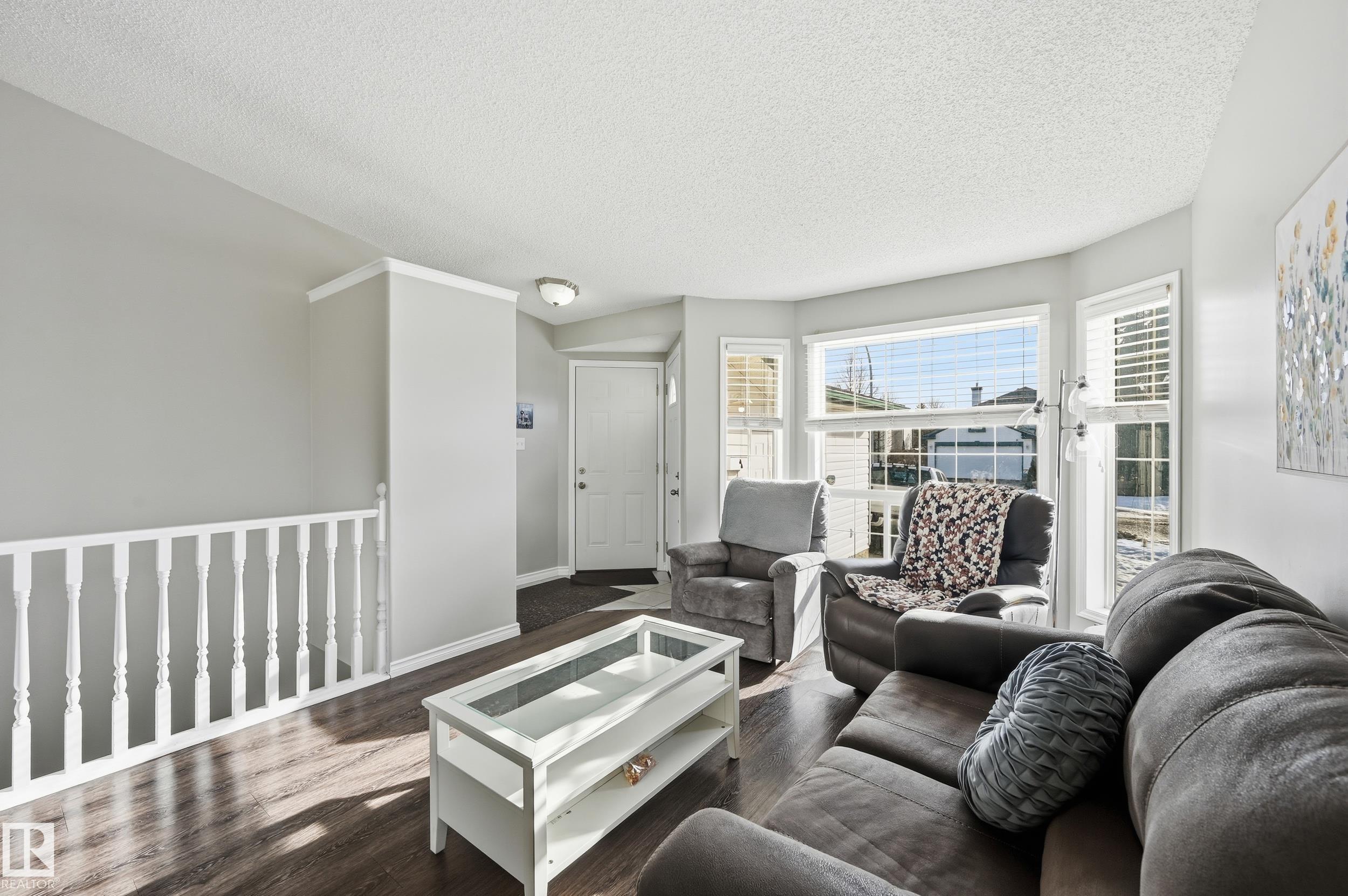 Picture for 2952 39 AV NW