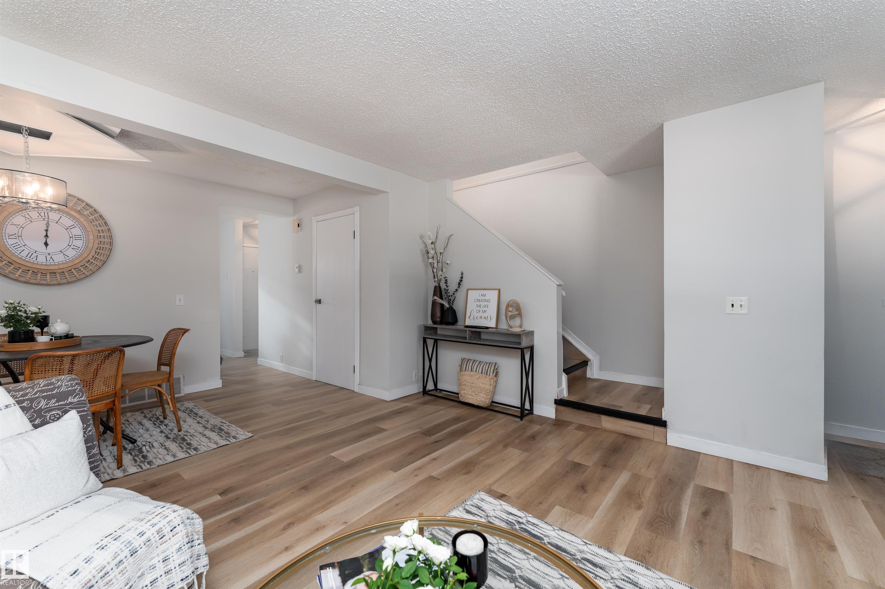 Picture for 2909 139 AV NW