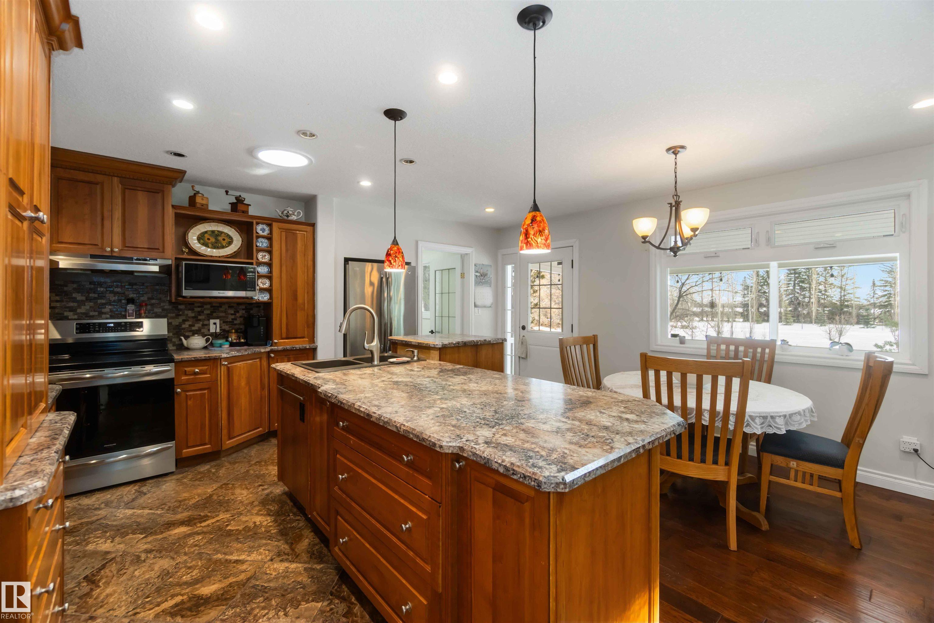 Photo 12 at 91 - 54200 Rge Road 265, None, Rural Sturgeon County