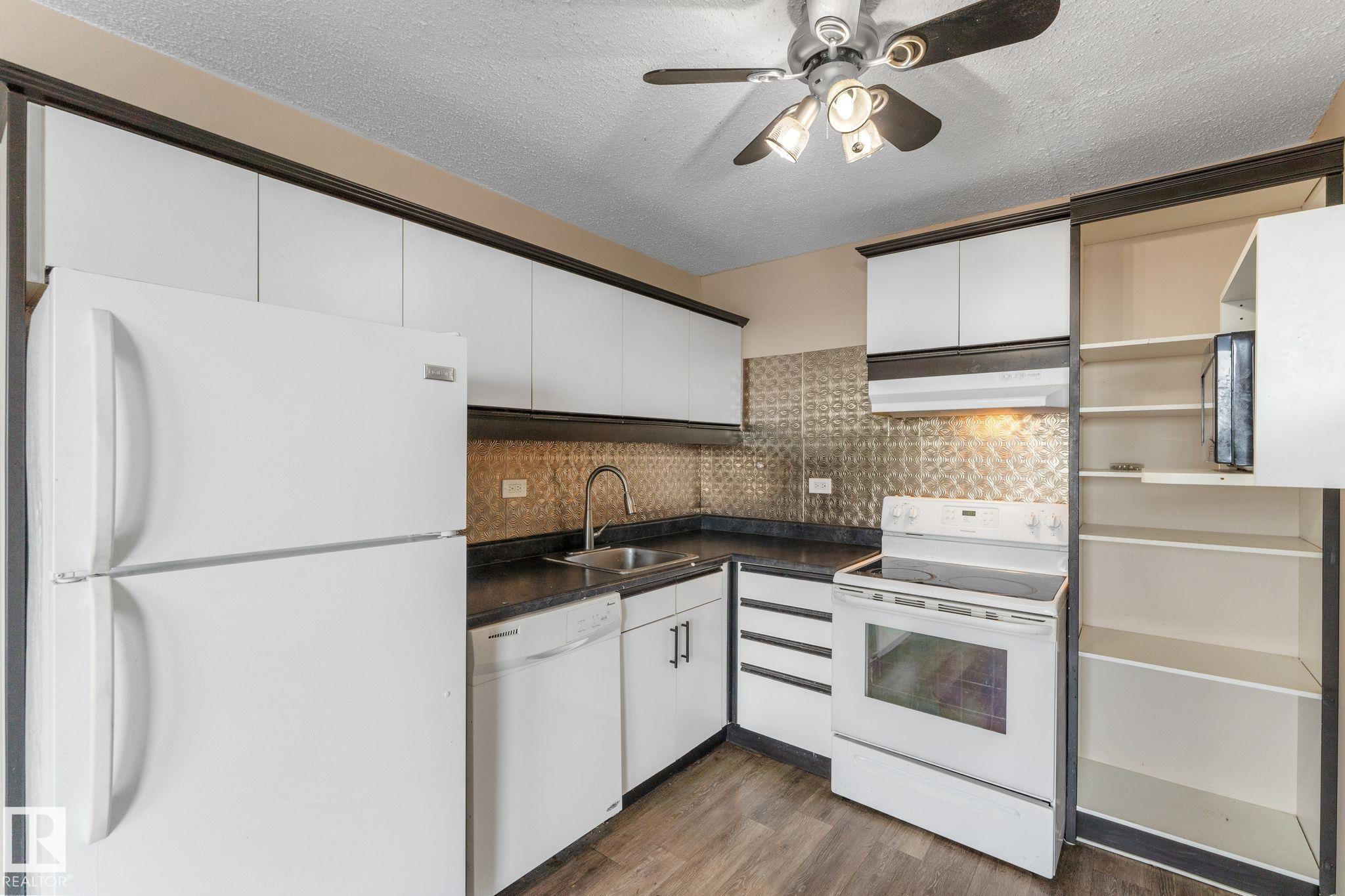 Photo 12 at 1202 - 10150 117 Street NW, Wîhkwêntôwin, Edmonton