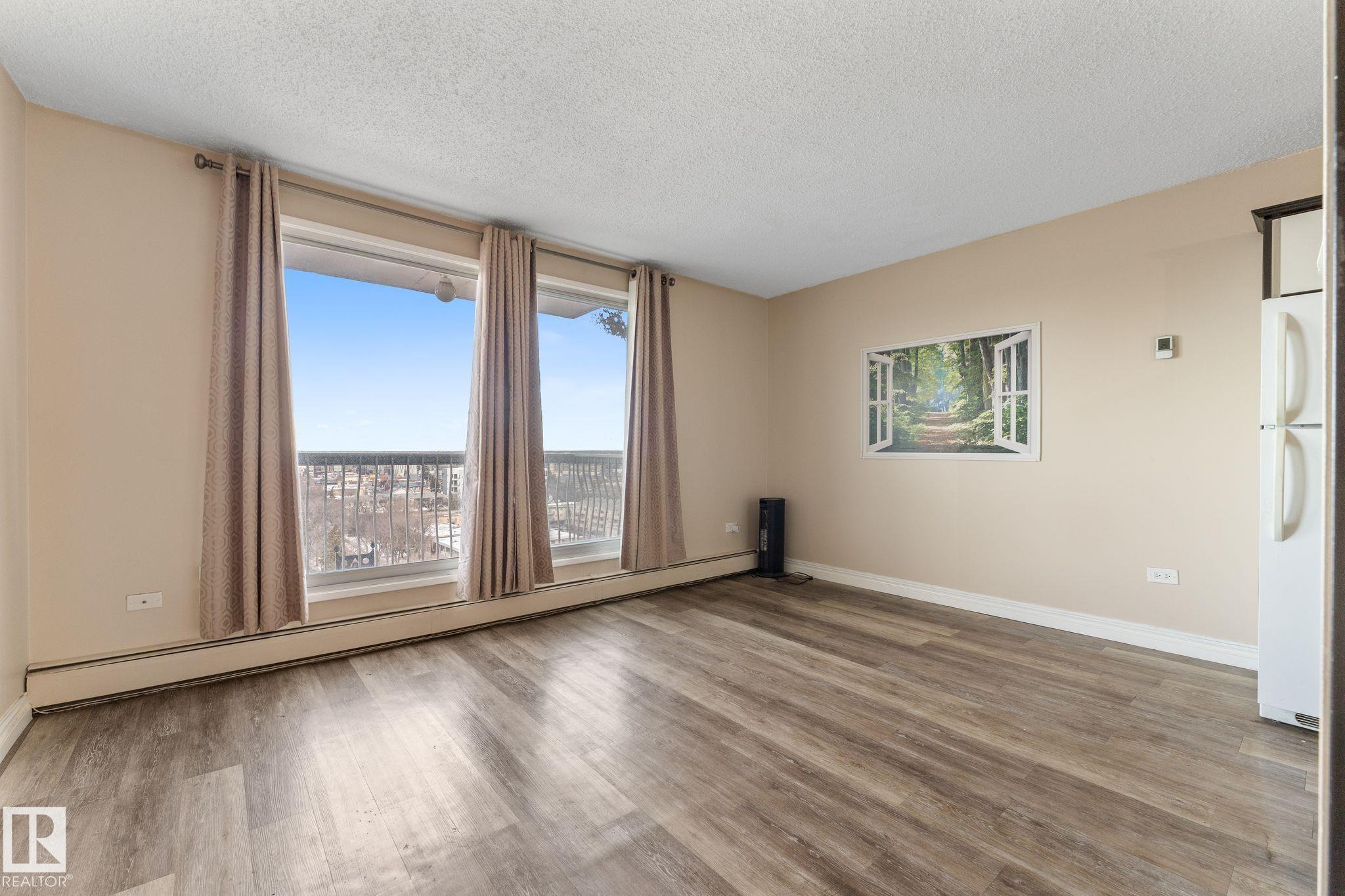 1202 - 10150 117 Street NW, Wîhkwêntôwin, Edmonton