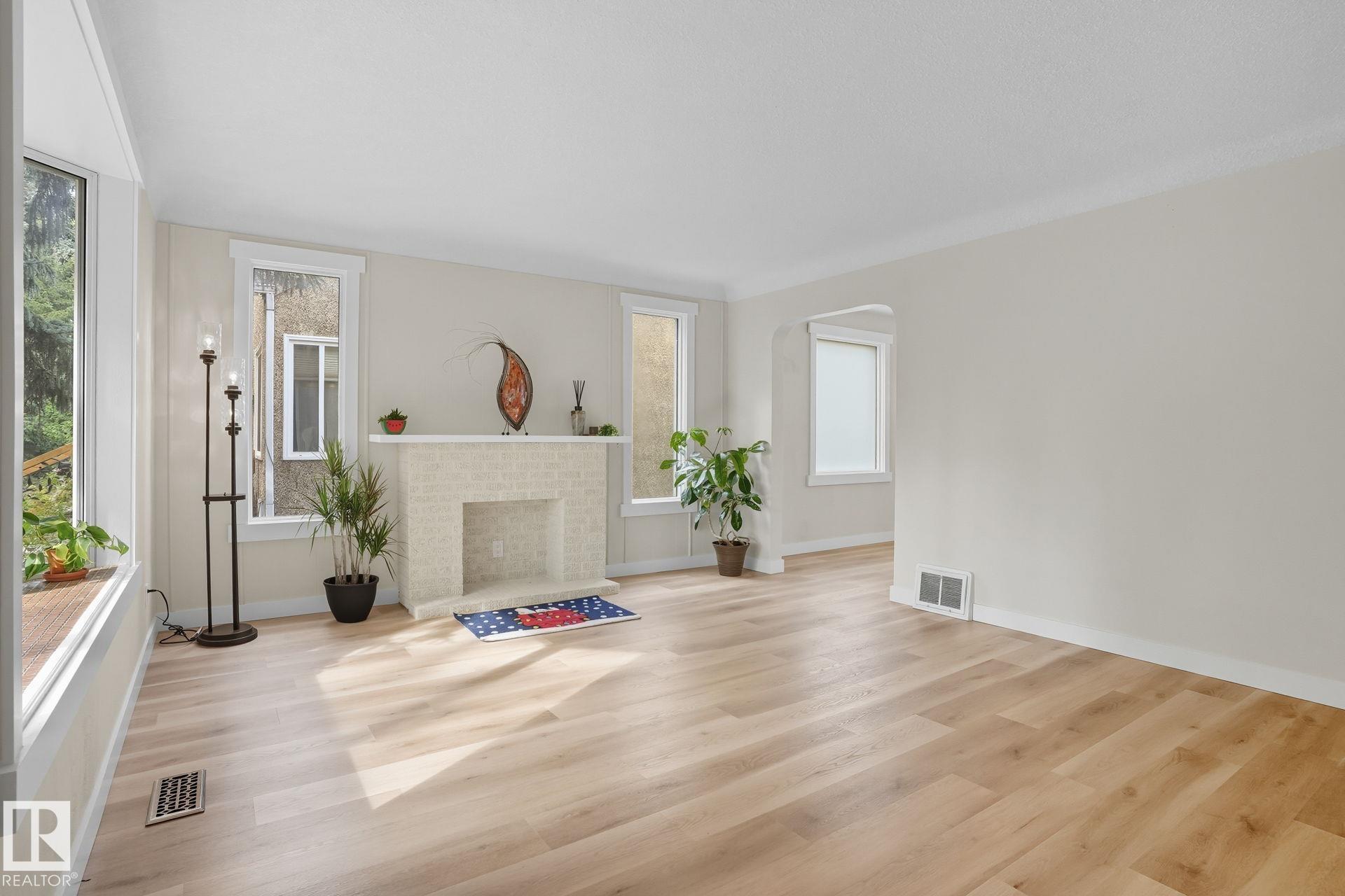 11222 71 Avenue NW, Parkallen, Edmonton