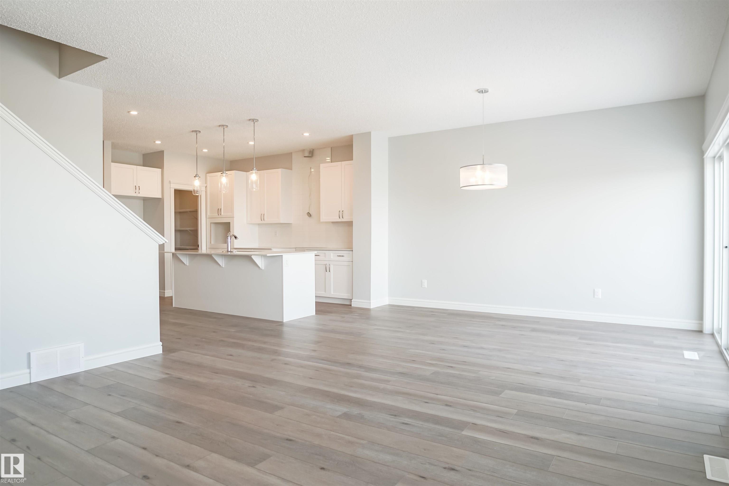 Picture for 727 166 AV NE