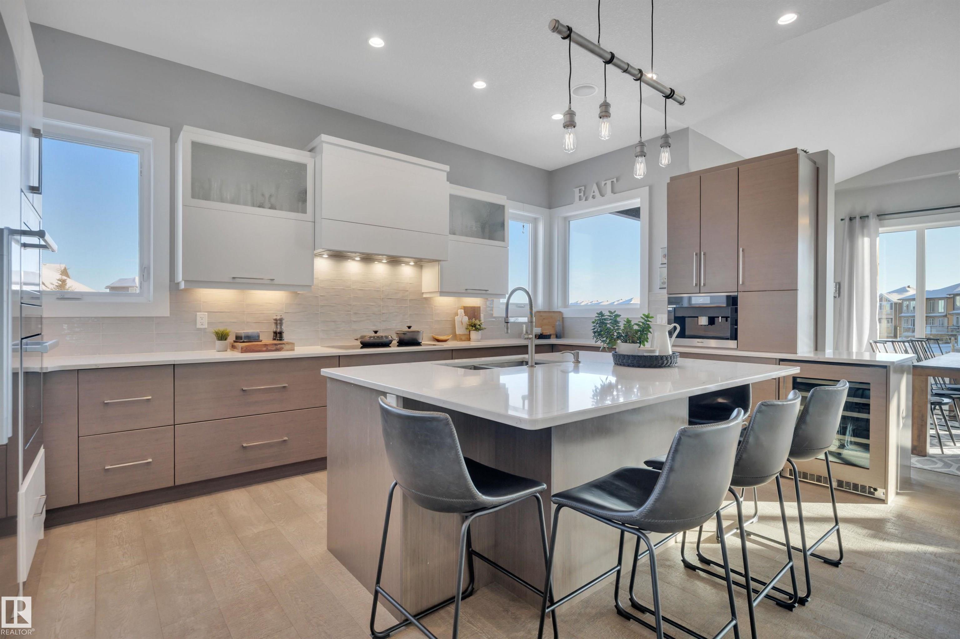 Photo 8 at 4001 47 Avenue, Forest Heights, Beaumont